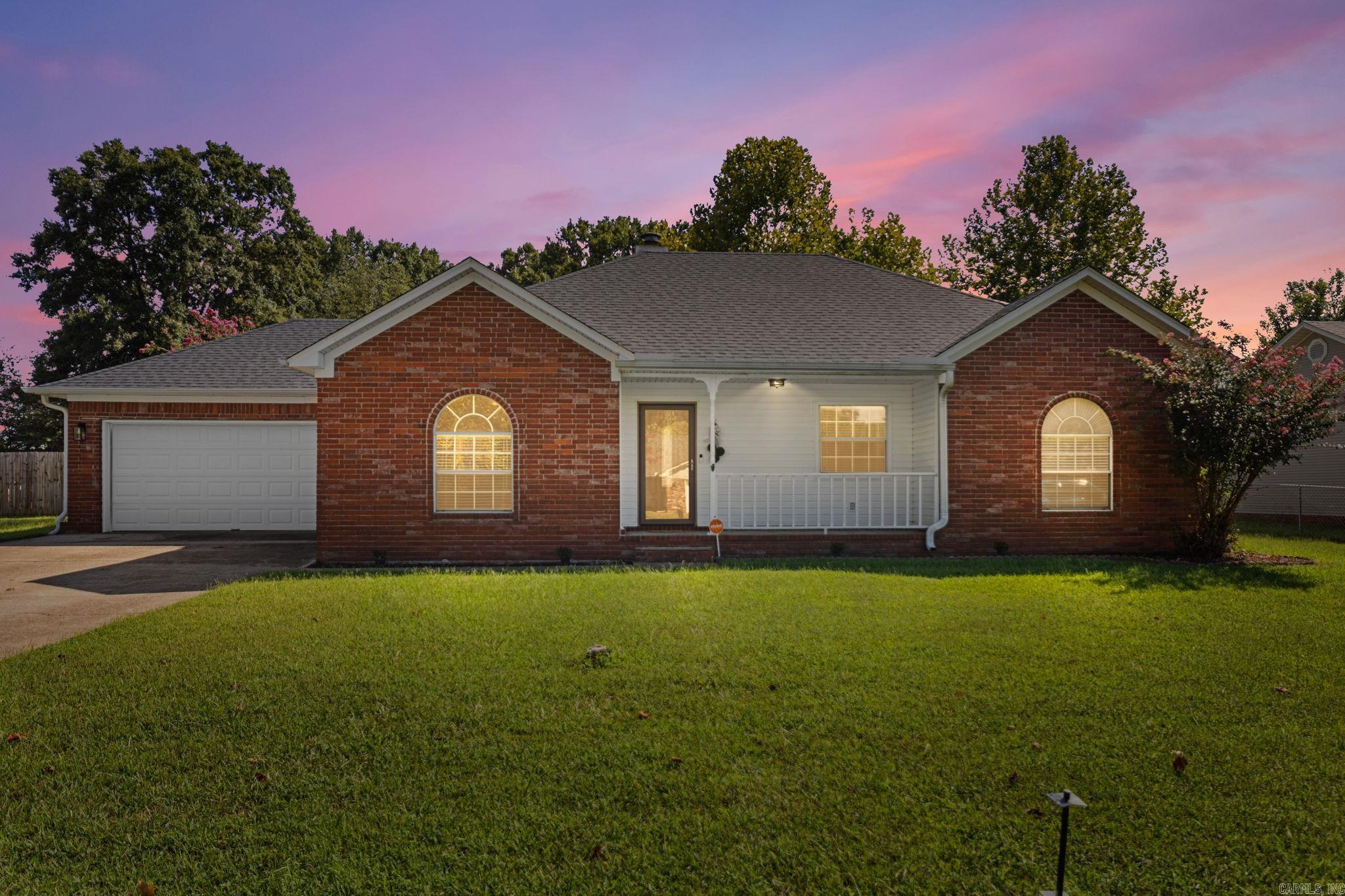 15 Red Oak Drive Property Photo 2