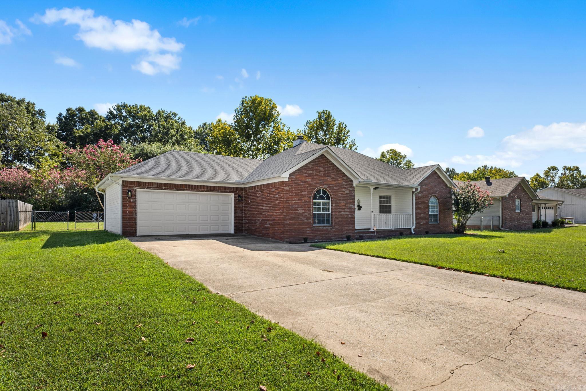 15 Red Oak Drive Property Photo 3