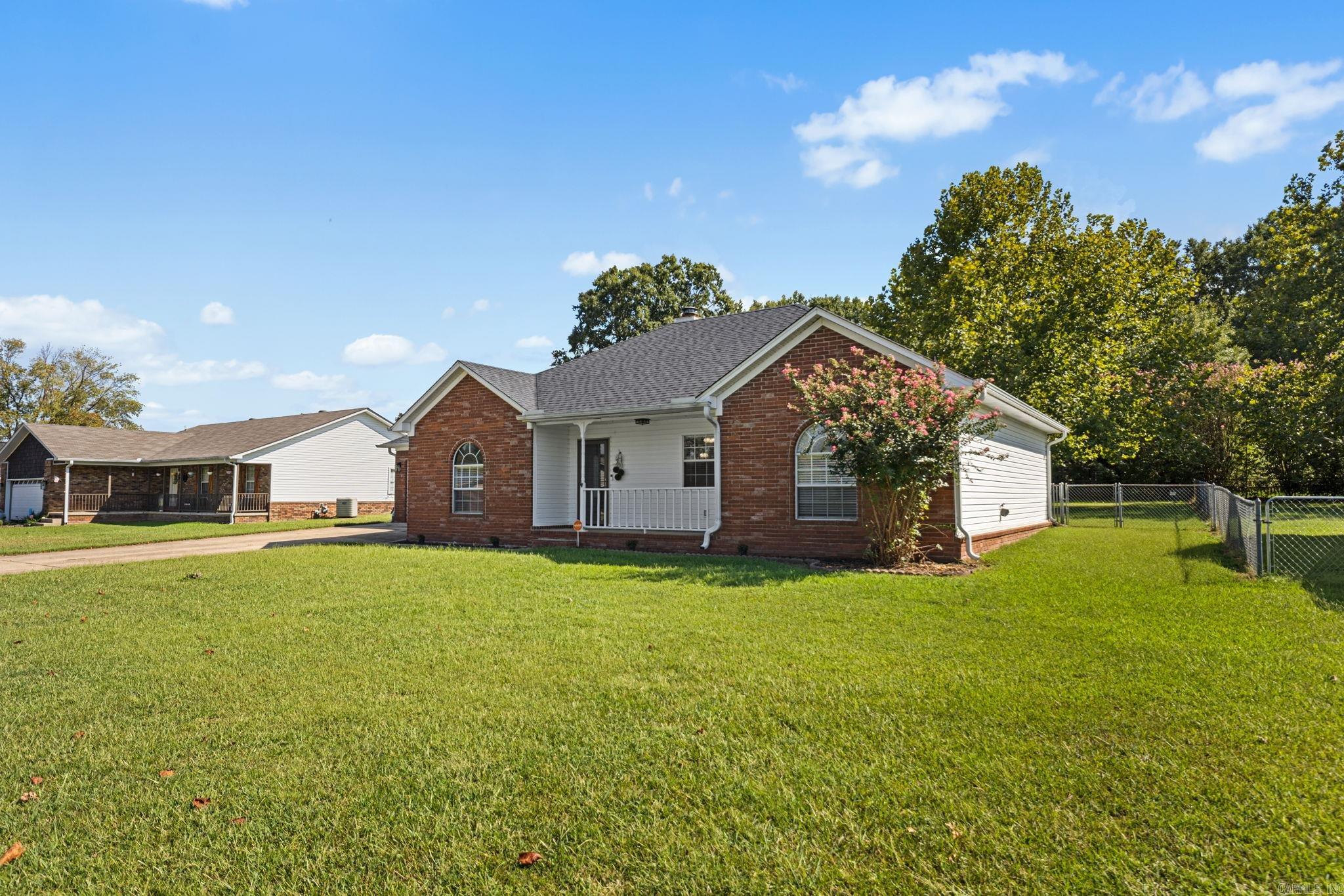 15 Red Oak Drive Property Photo 4