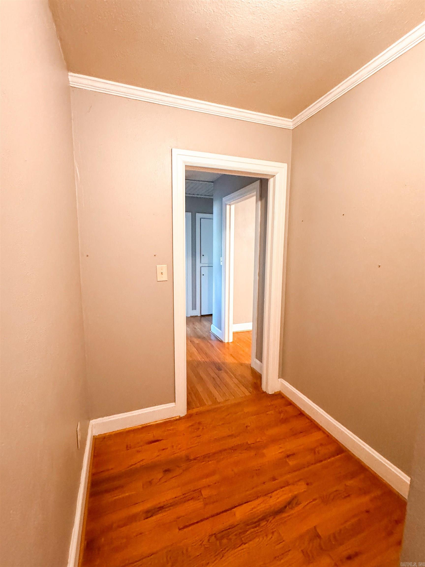 301 E 14th Street Property Photo 28