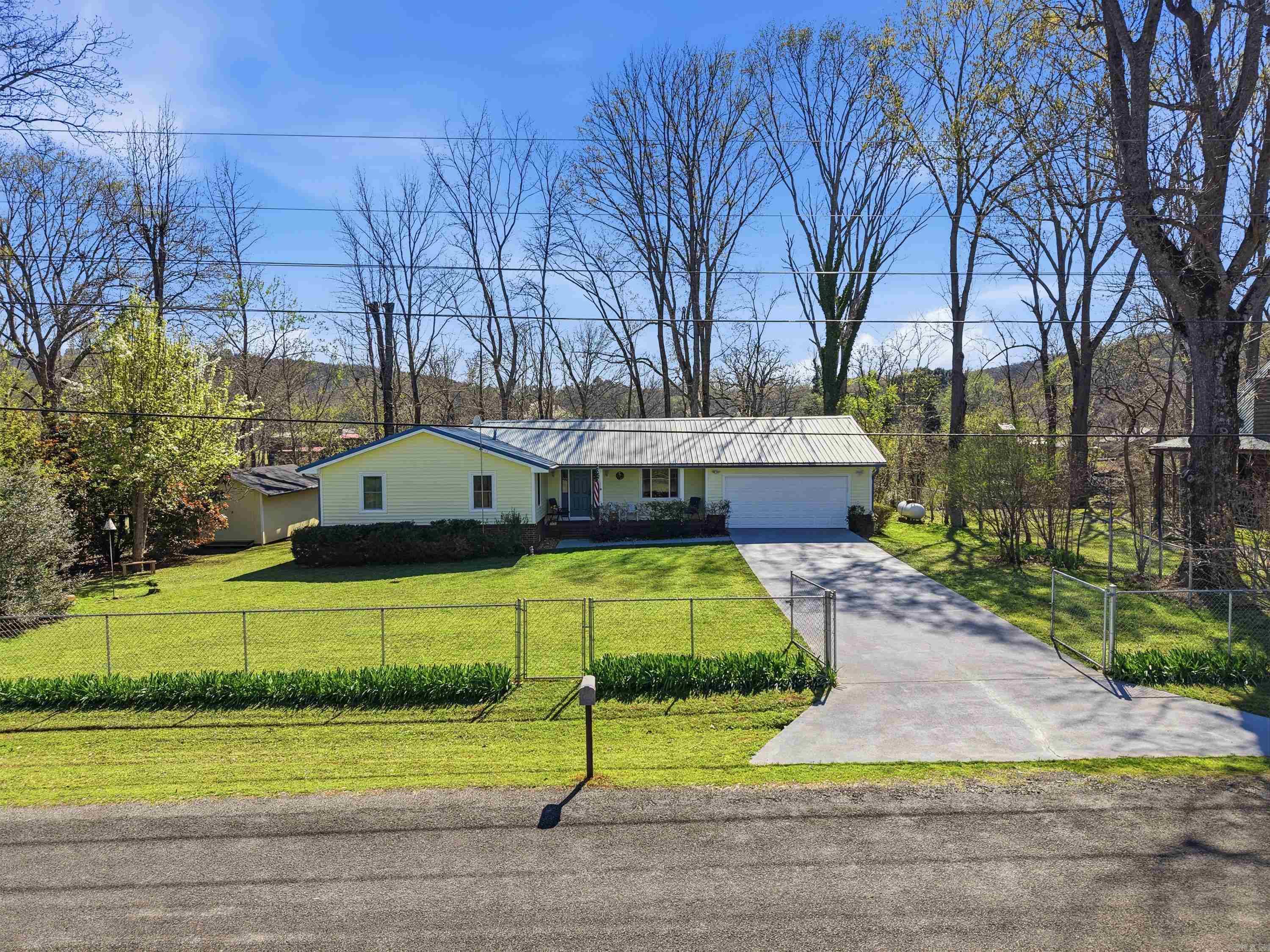 279 River Drive Est Property Photo 2
