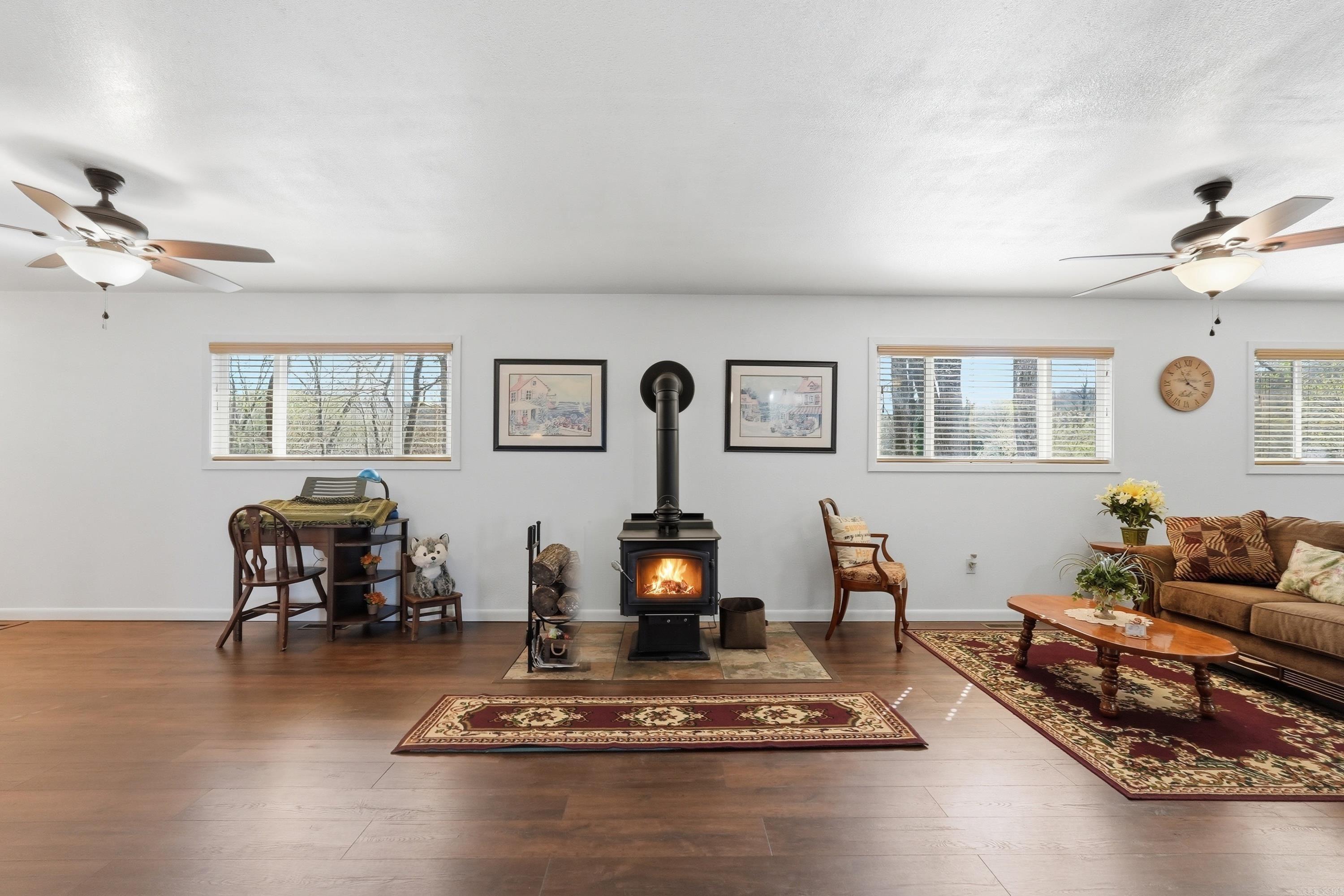 279 River Drive Est Property Photo 14
