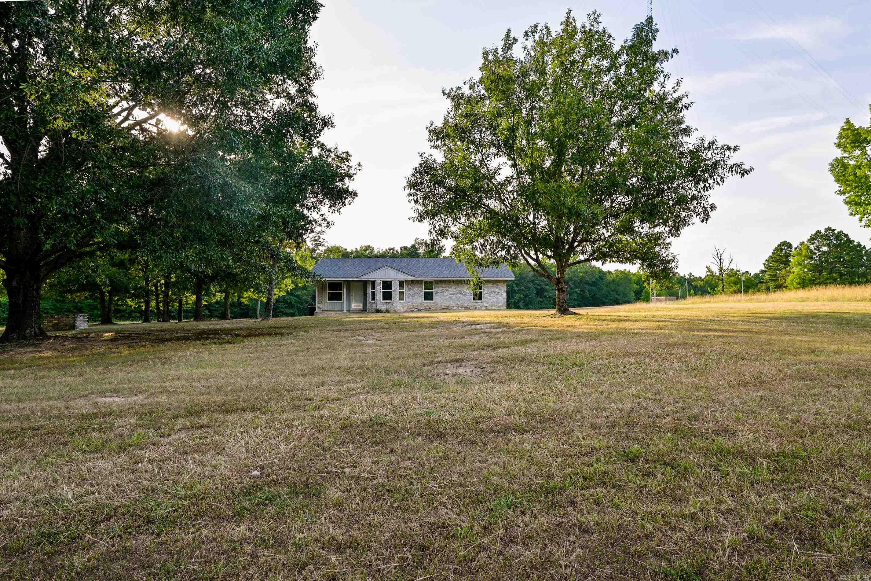 10211 Highway 190 Highway Property Photo 1
