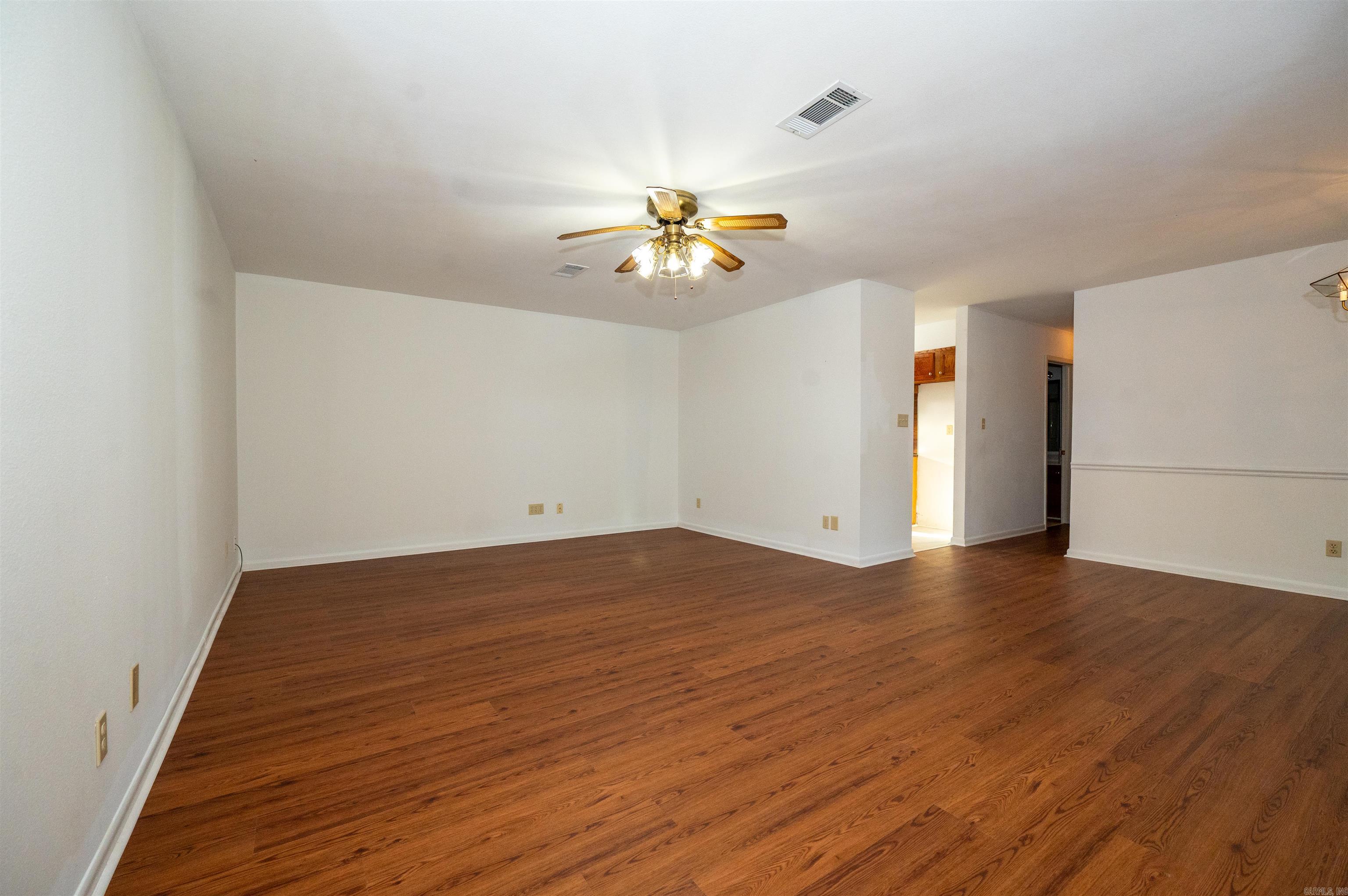 10211 Highway 190 Highway Property Photo 7
