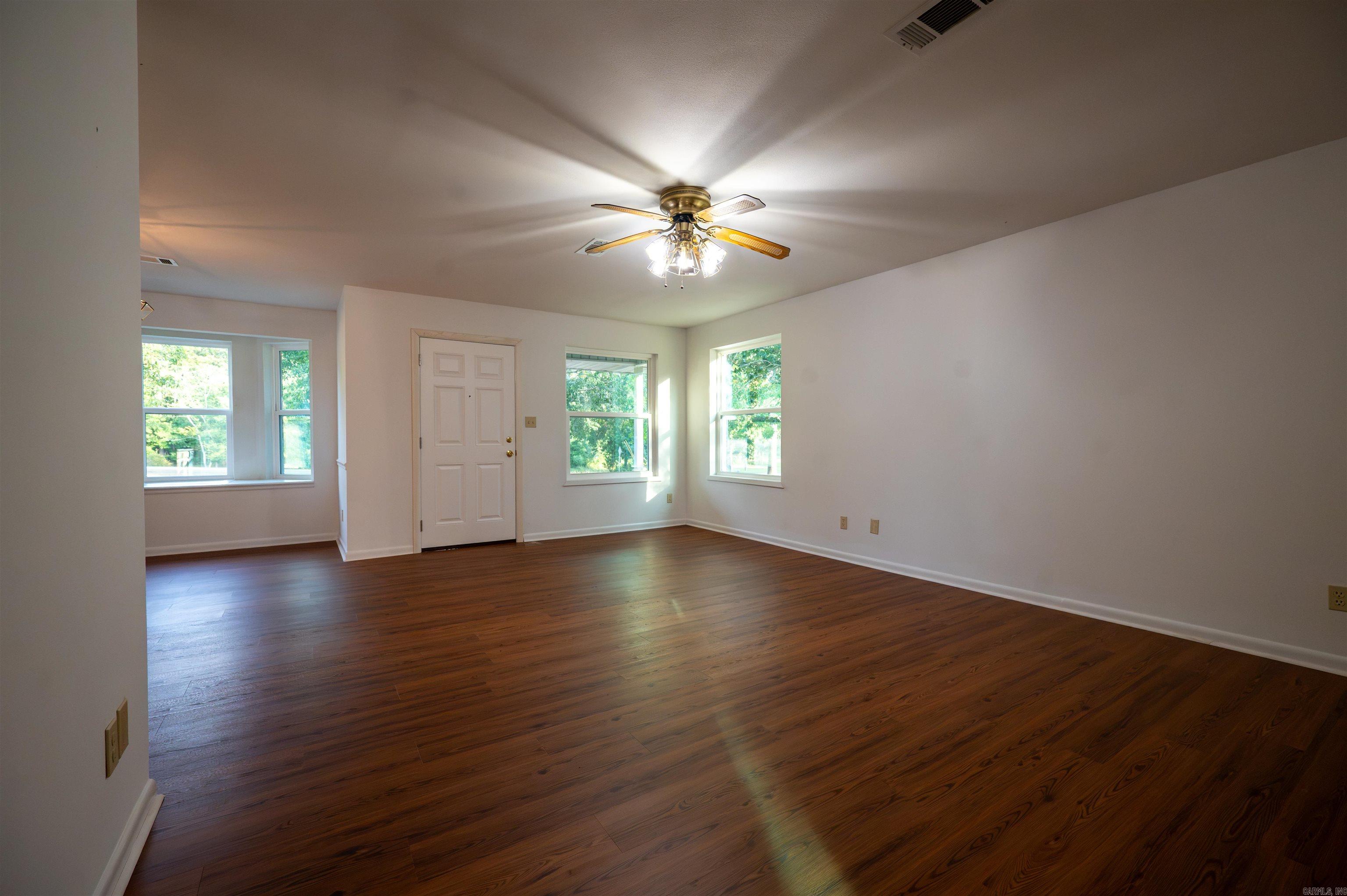 10211 Highway 190 Highway Property Photo 12