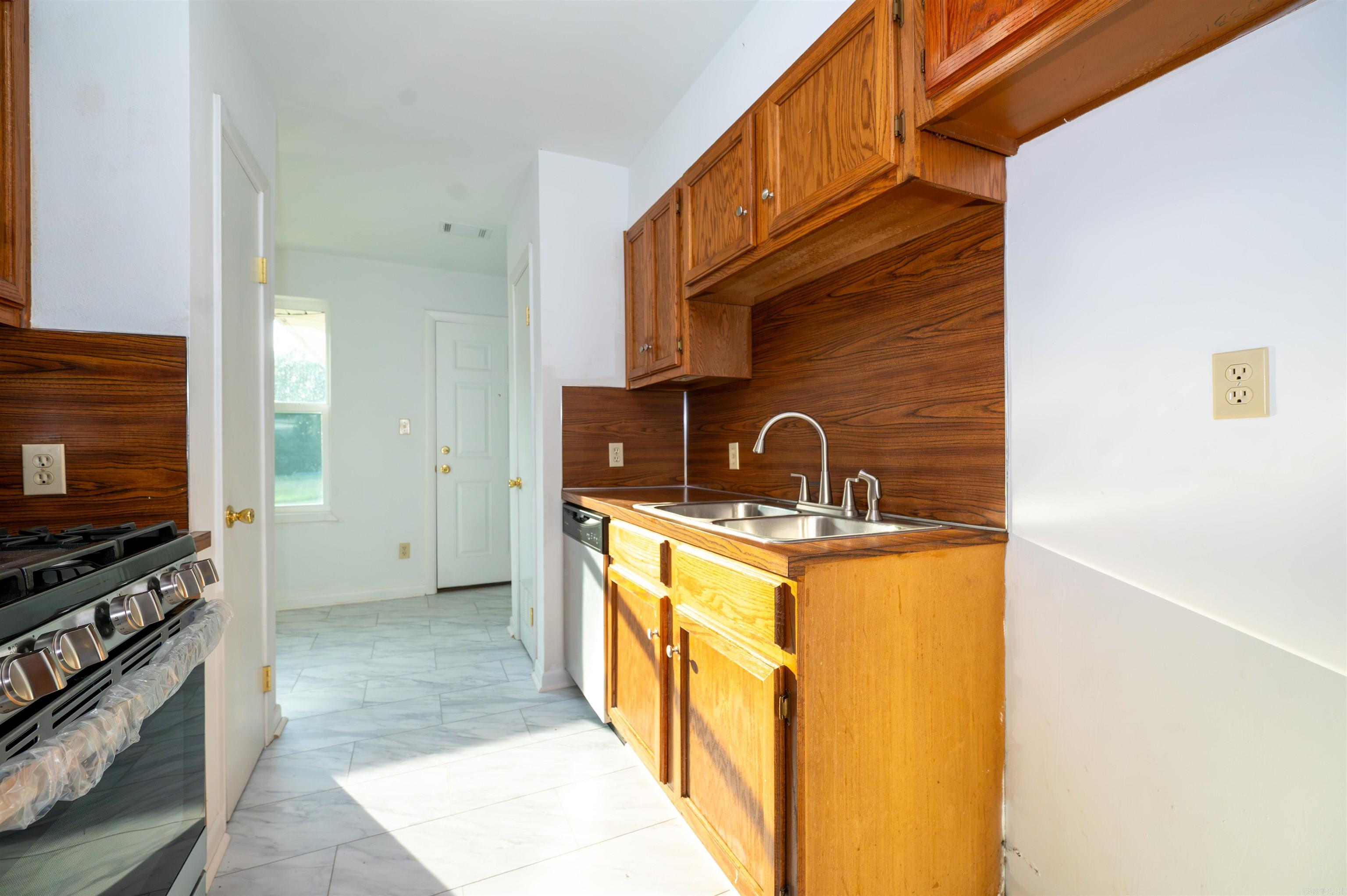 10211 Highway 190 Highway Property Photo 16
