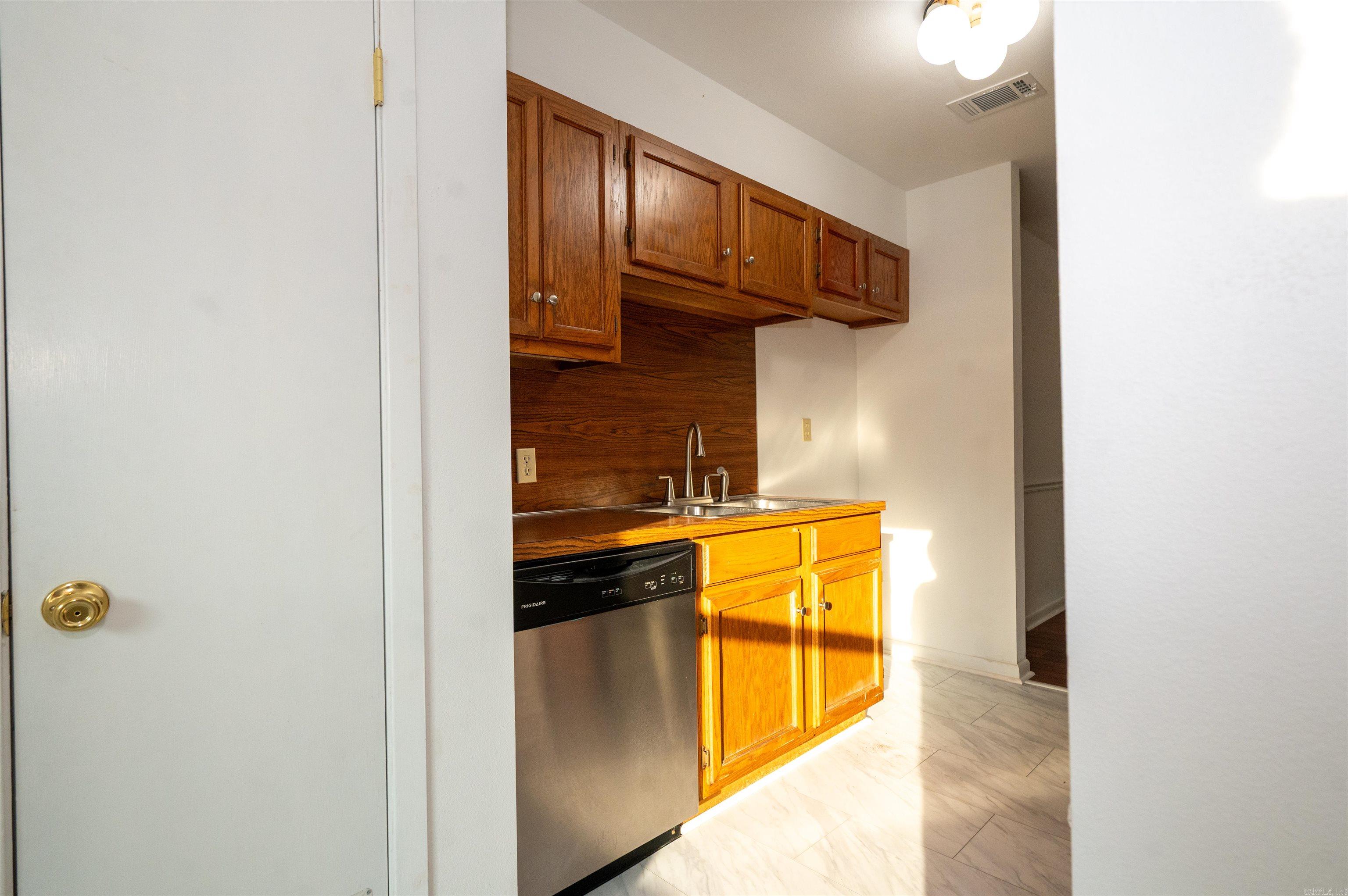 10211 Highway 190 Highway Property Photo 18