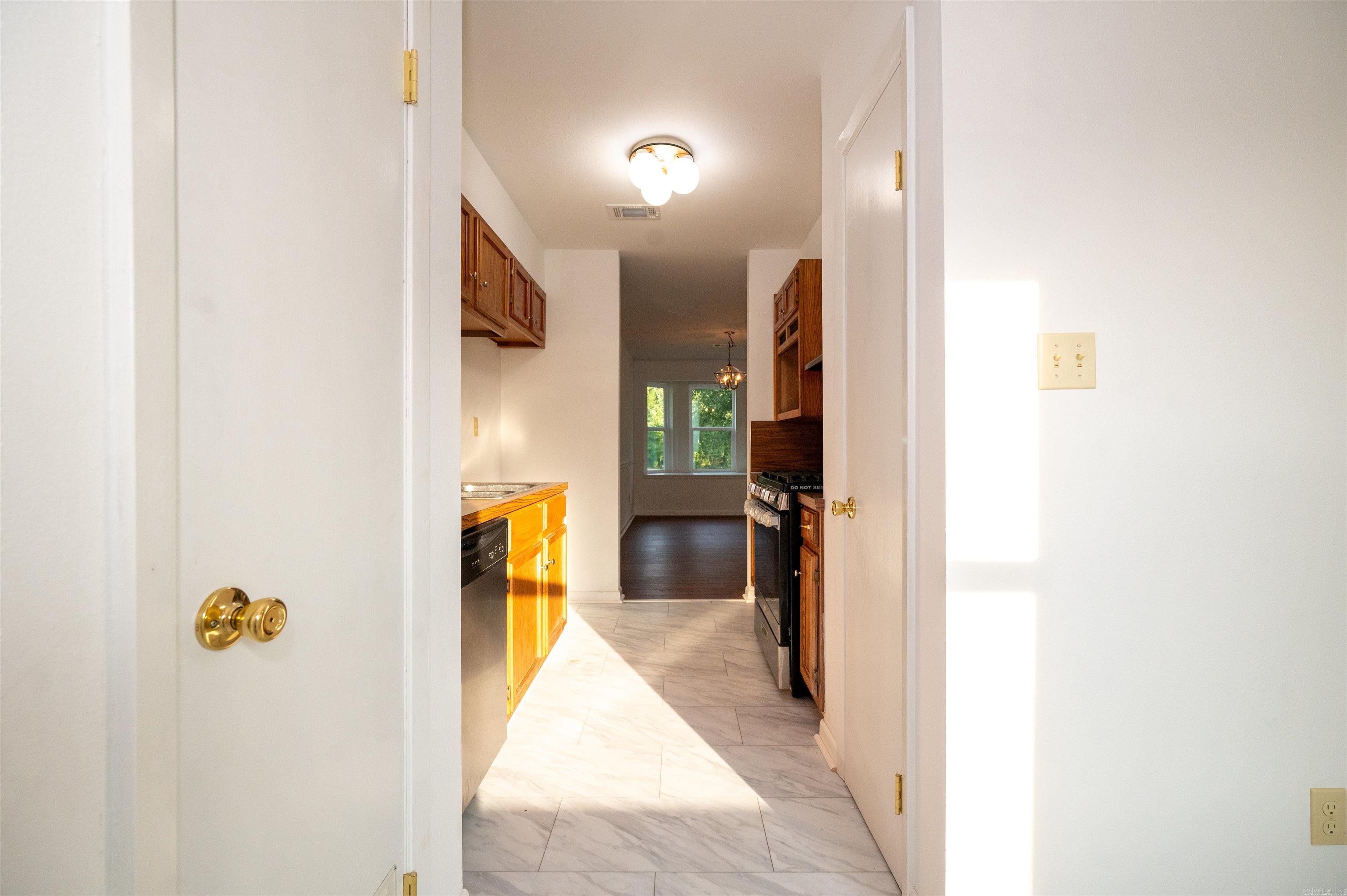 10211 Highway 190 Highway Property Photo 19