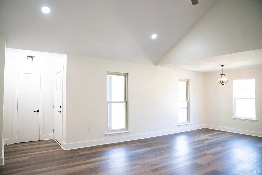 7 Neal Street Property Photo 3