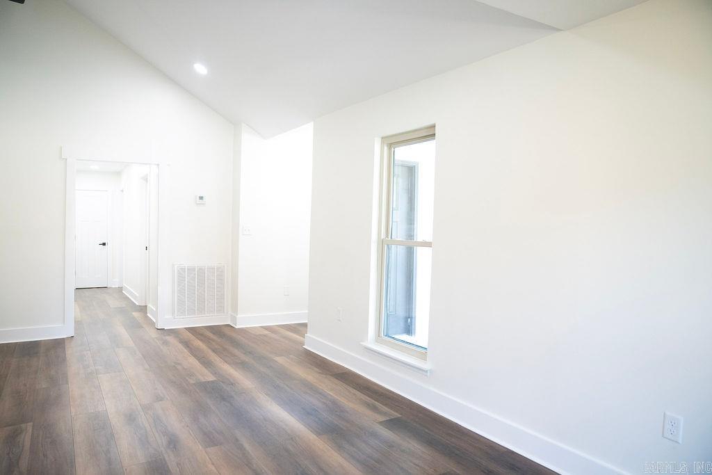 7 Neal Street Property Photo 13