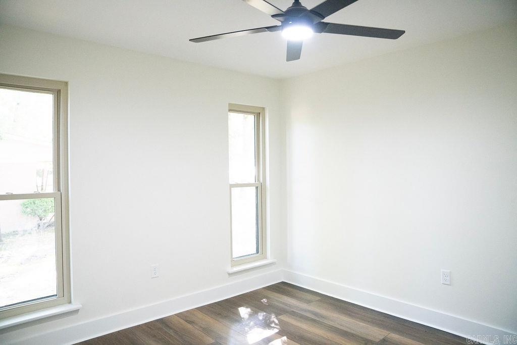 7 Neal Street Property Photo 15