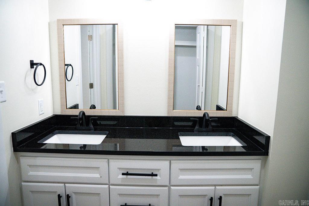 7 Neal Street Property Photo 17