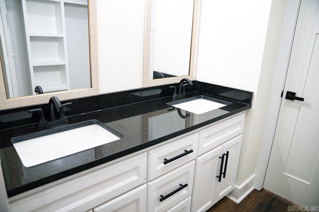7 Neal Street Property Photo 18