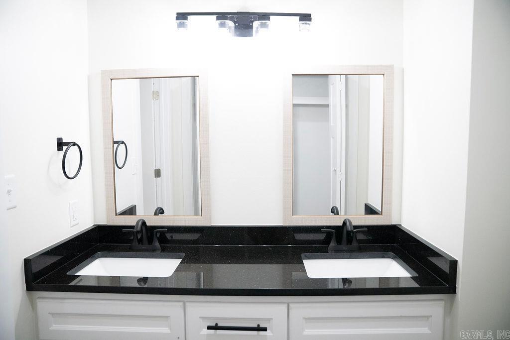7 Neal Street Property Photo 19