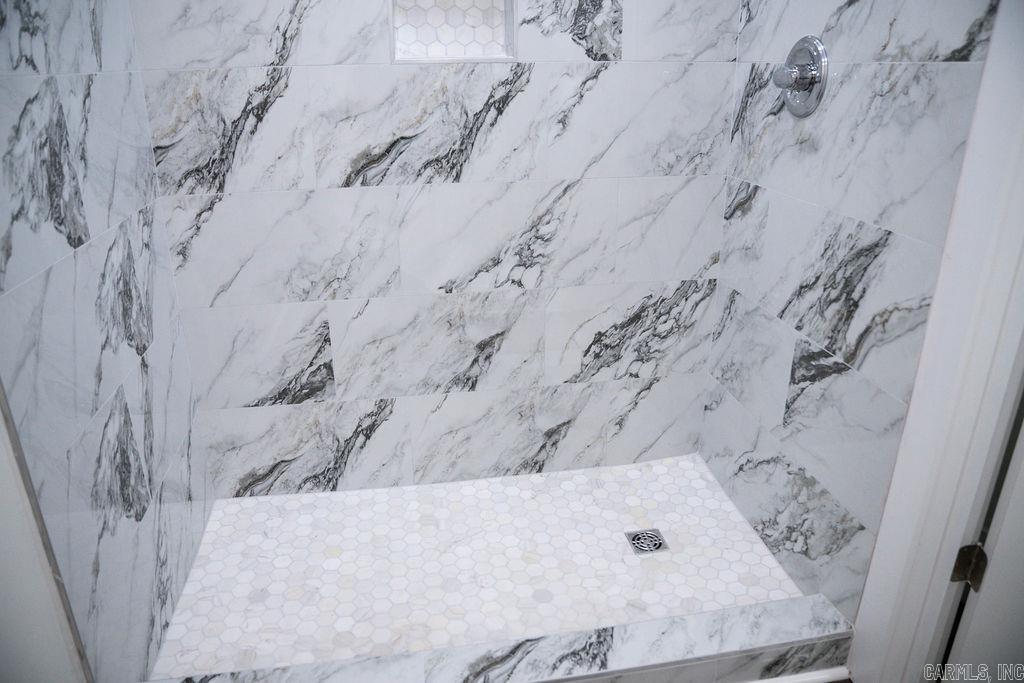 7 Neal Street Property Photo 20