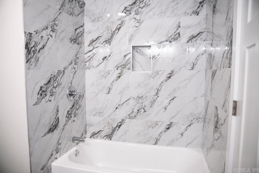7 Neal Street Property Photo 24