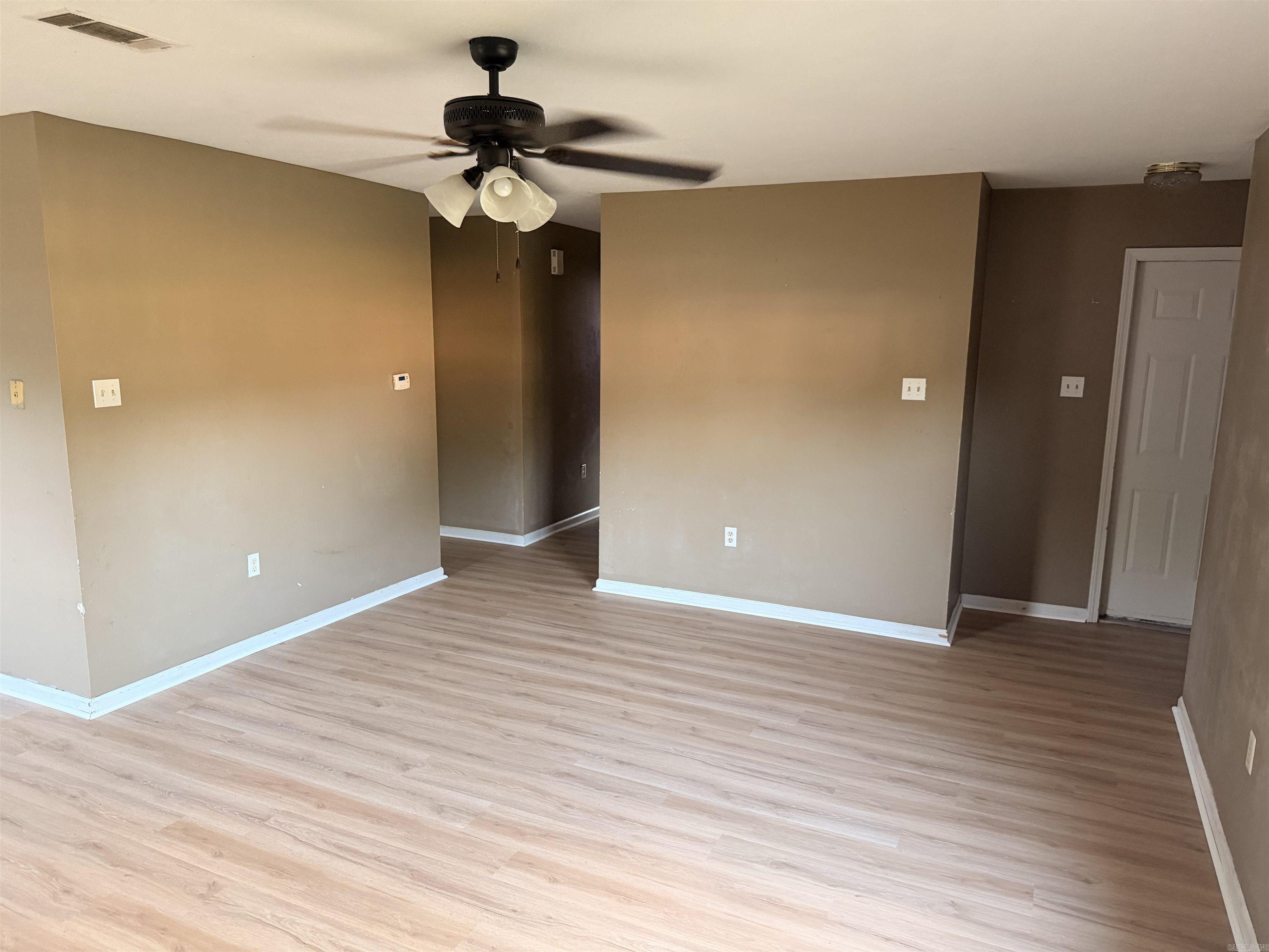 2575 Winchester Drive Property Photo 3