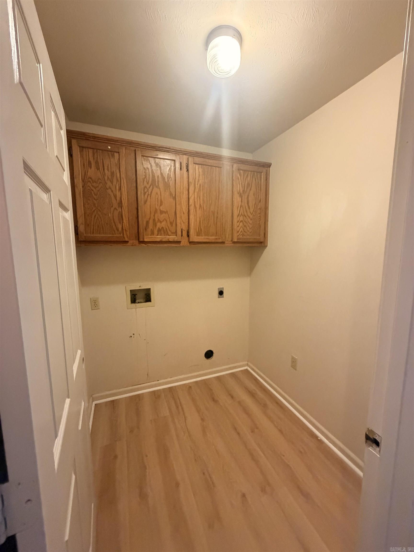 2575 Winchester Drive Property Photo 6