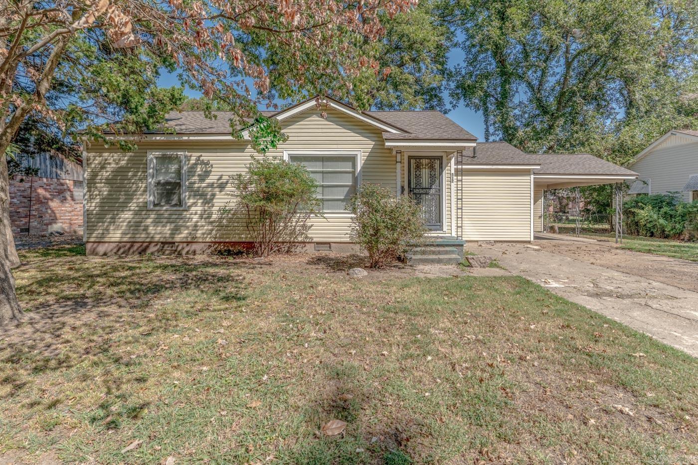 512 W Lee Ave Property Photo 1