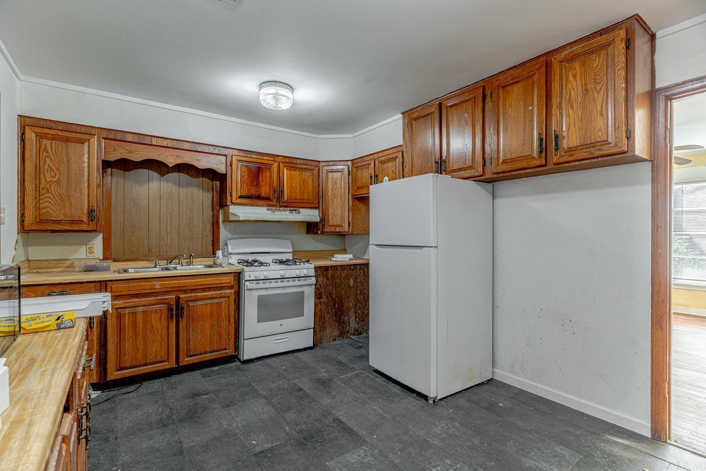 512 W Lee Ave Property Photo 11