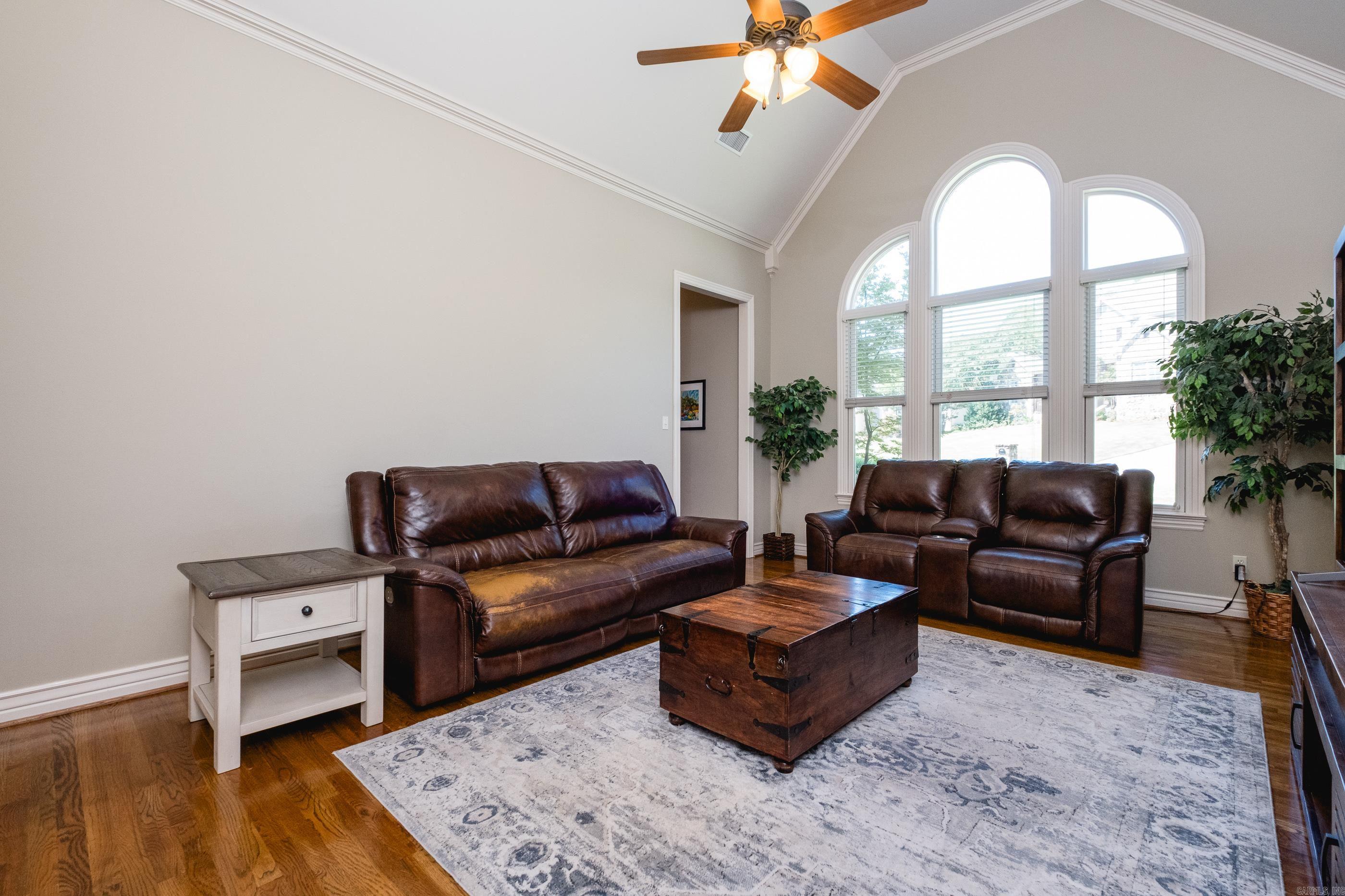 11 Deauville Circle Property Photo 7