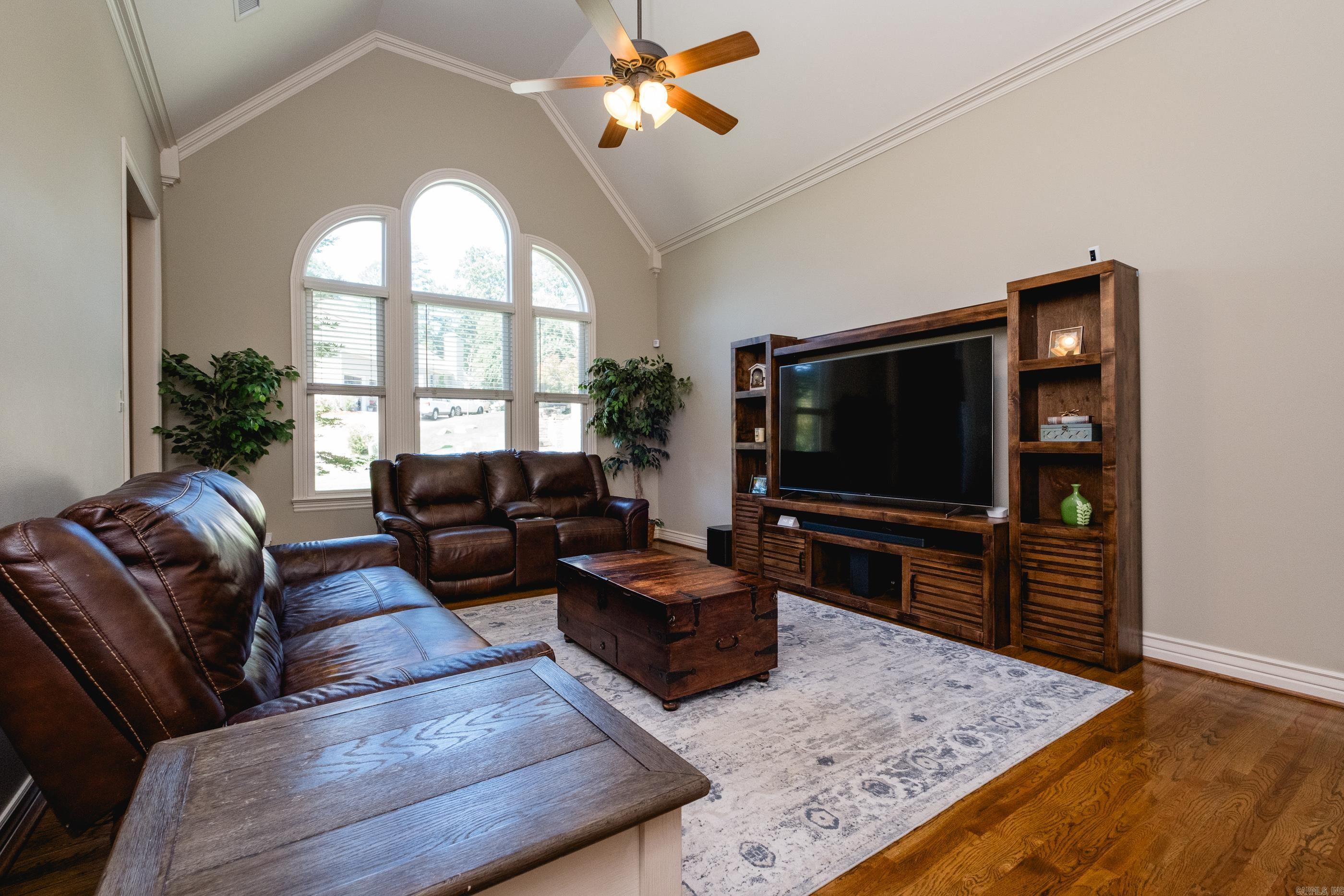 11 Deauville Circle Property Photo 8