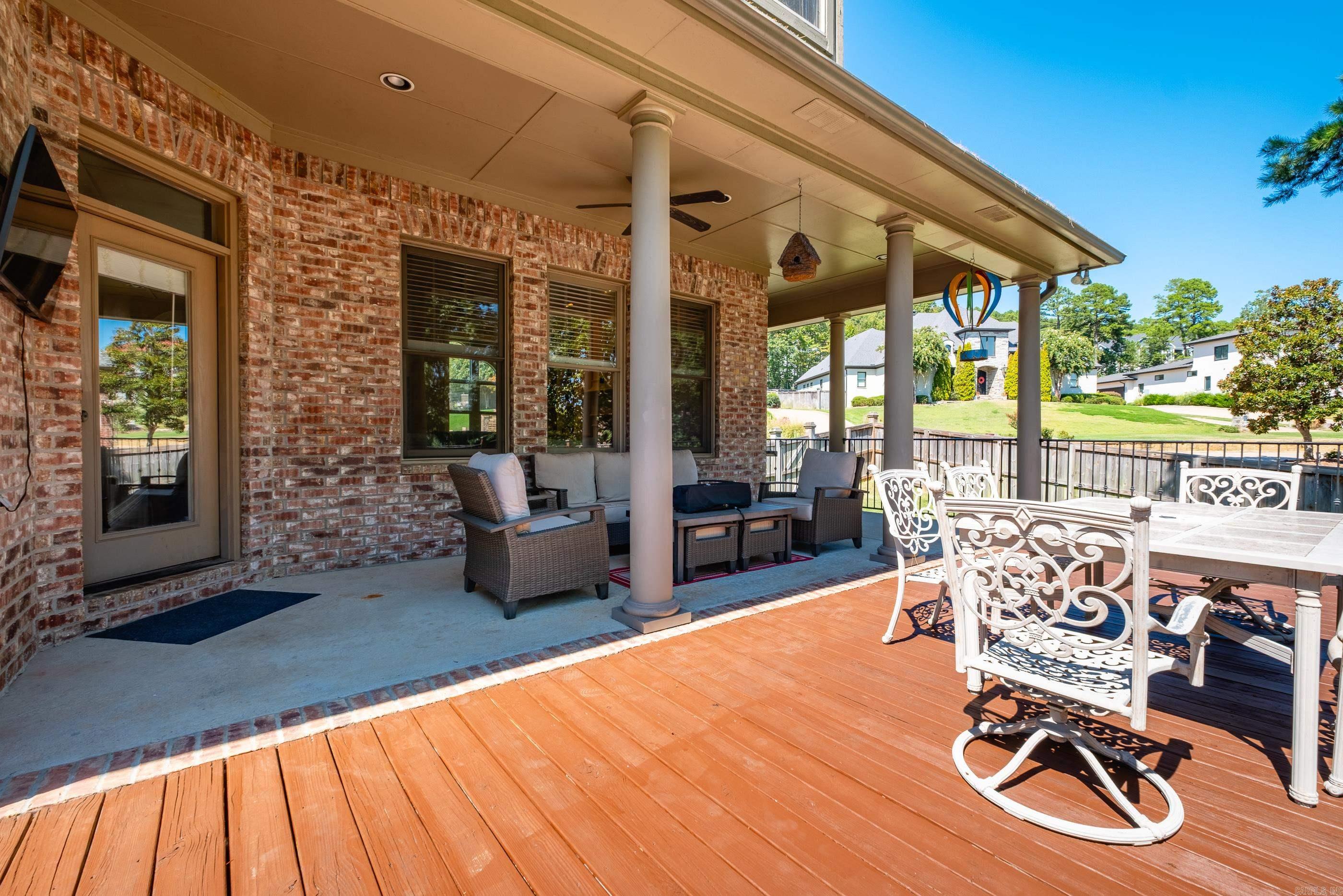 11 Deauville Circle Property Photo 40