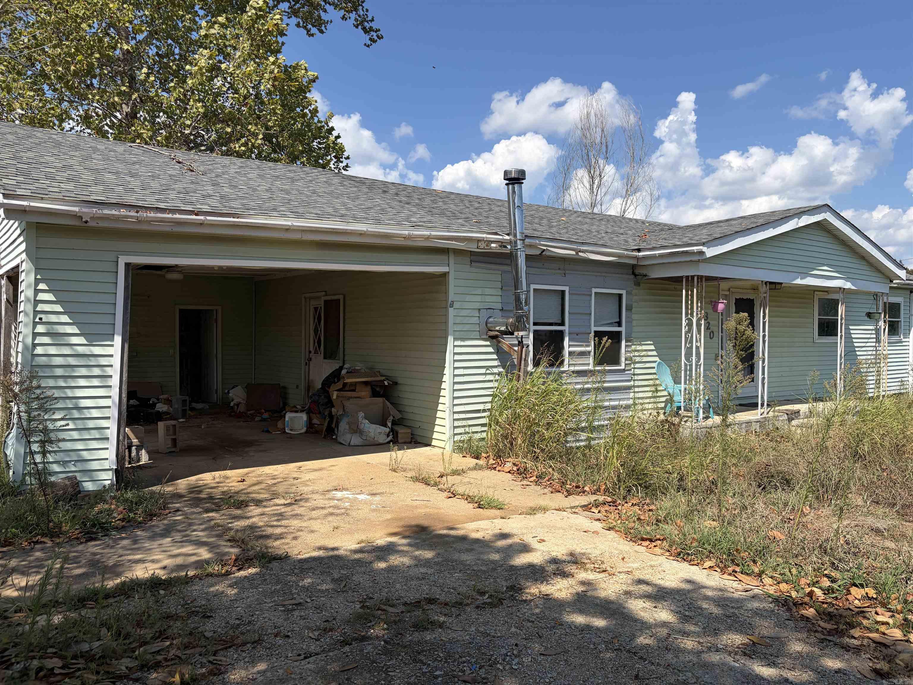 320 Stateline Rd Property Photo 1