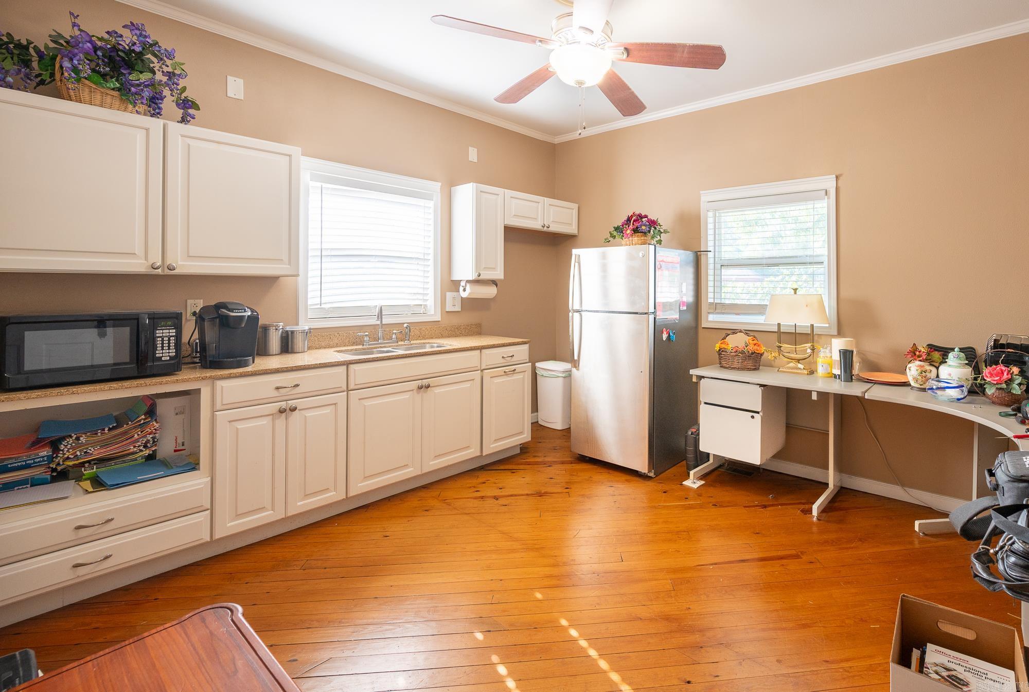 1323 Broadway Street Property Photo 12