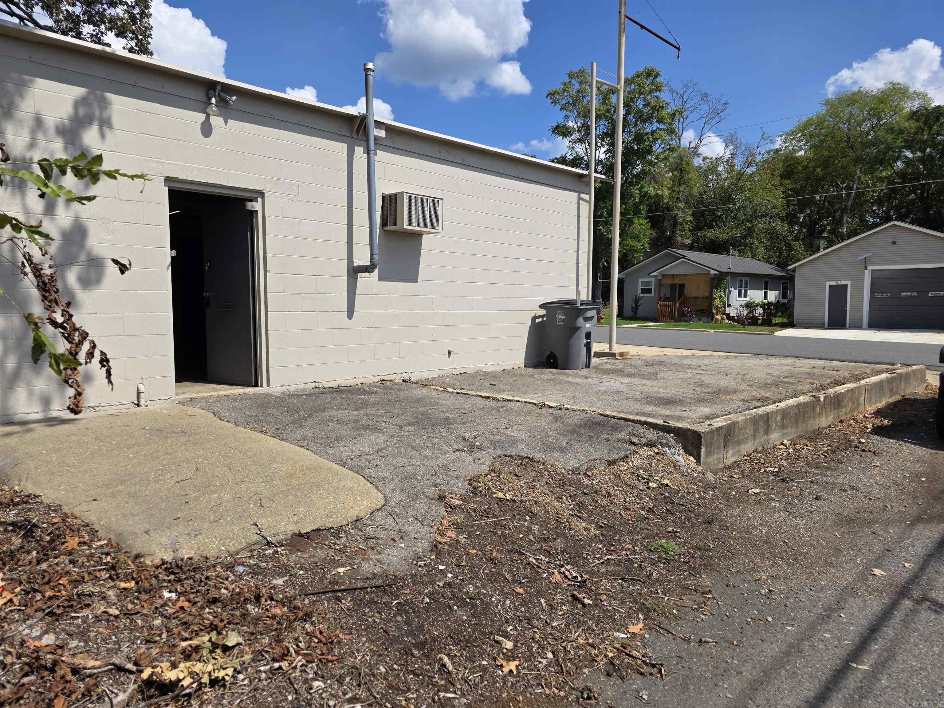 410 Seventh Street Property Photo 5