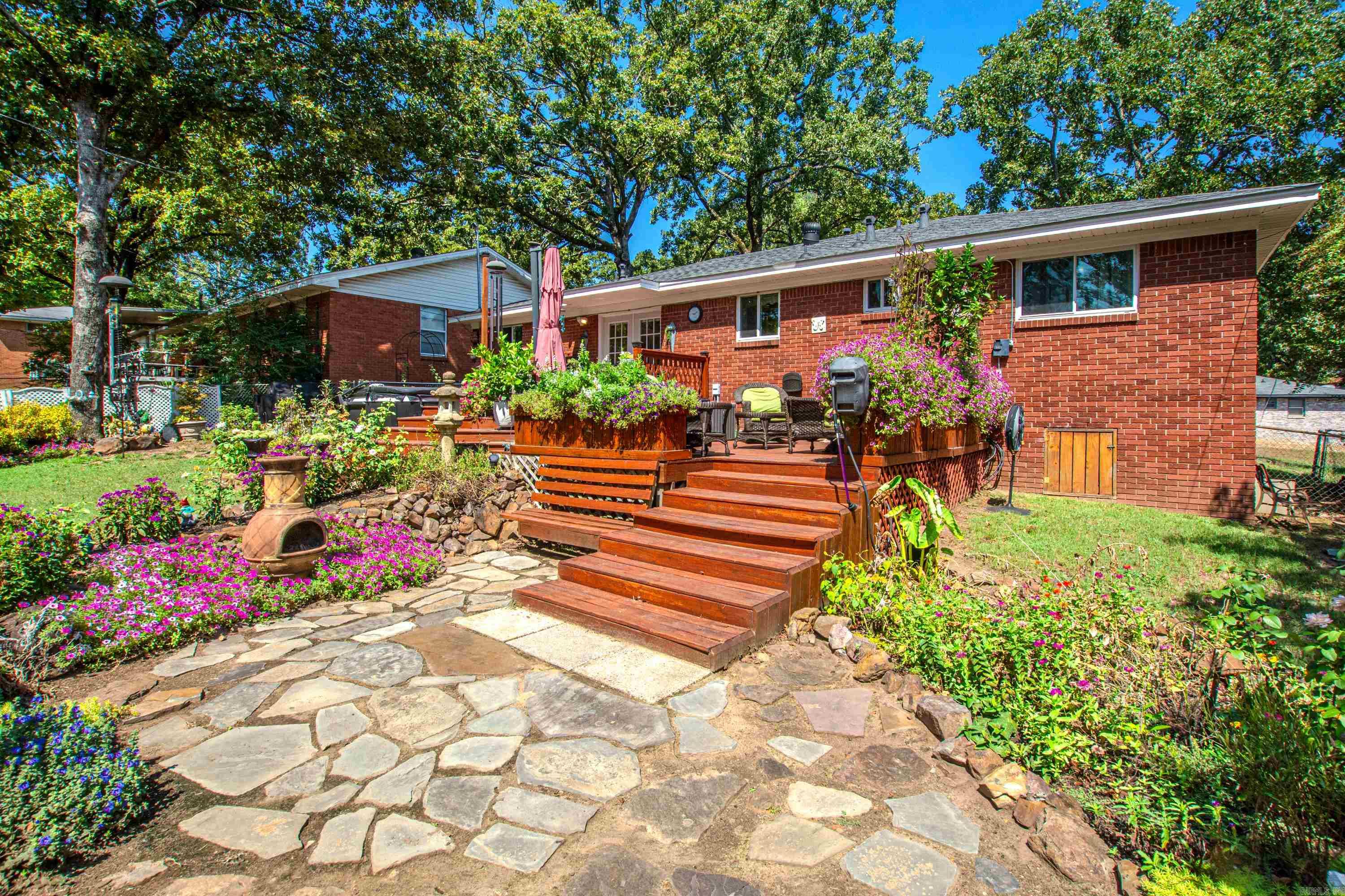 903 W 52nd Street Property Photo 2