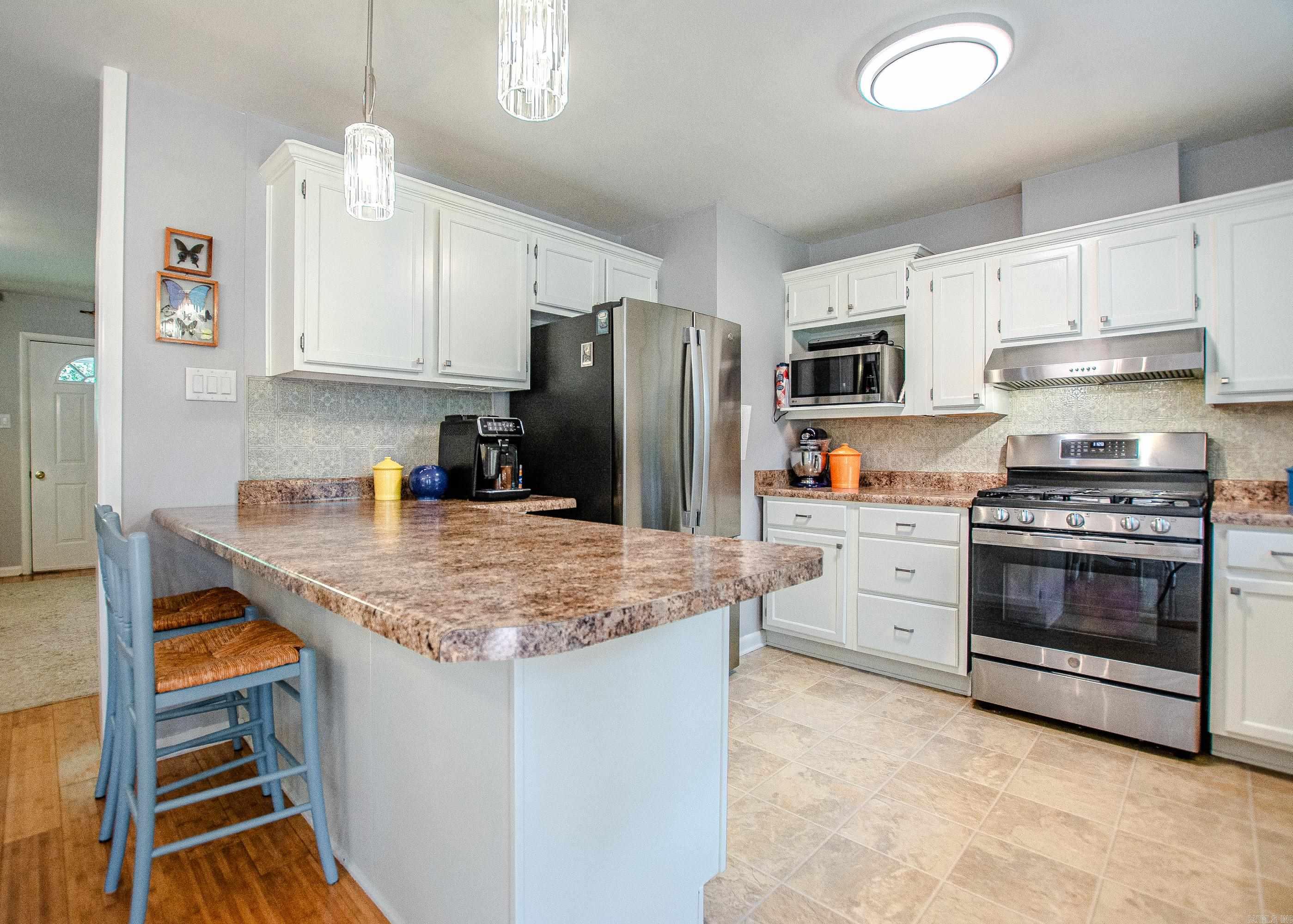 903 W 52nd Street Property Photo 17
