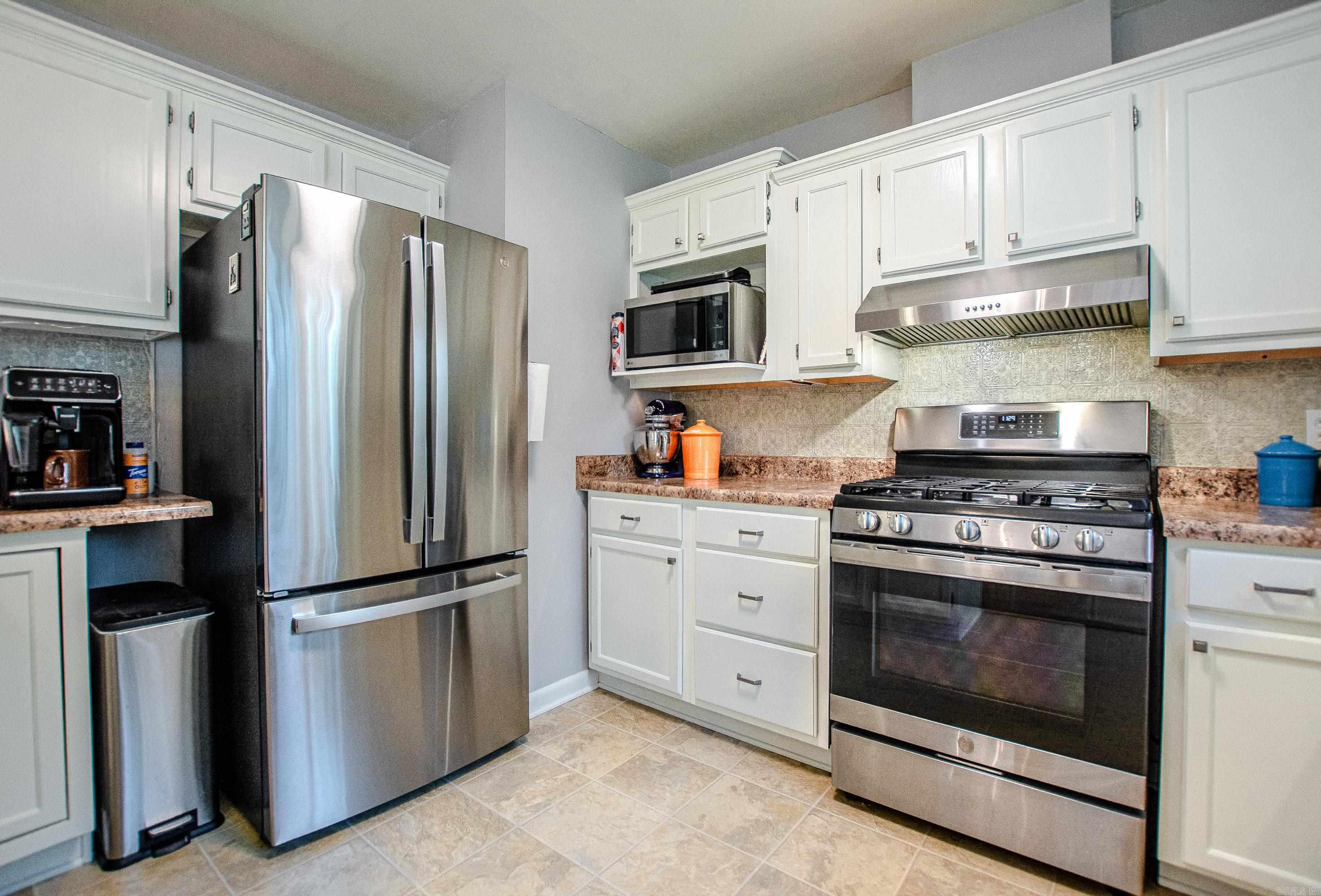 903 W 52nd Street Property Photo 19