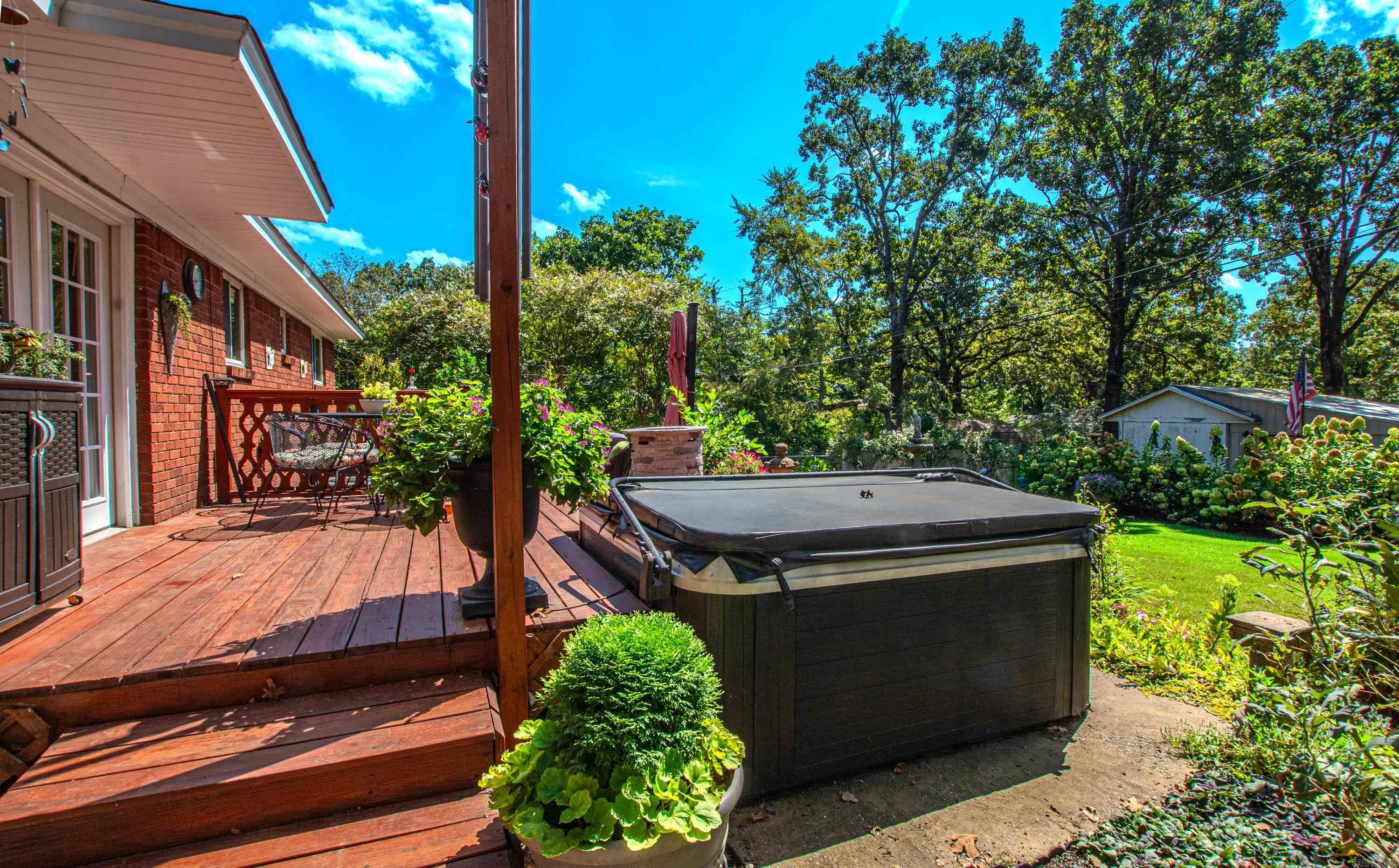 903 W 52nd Street Property Photo 42