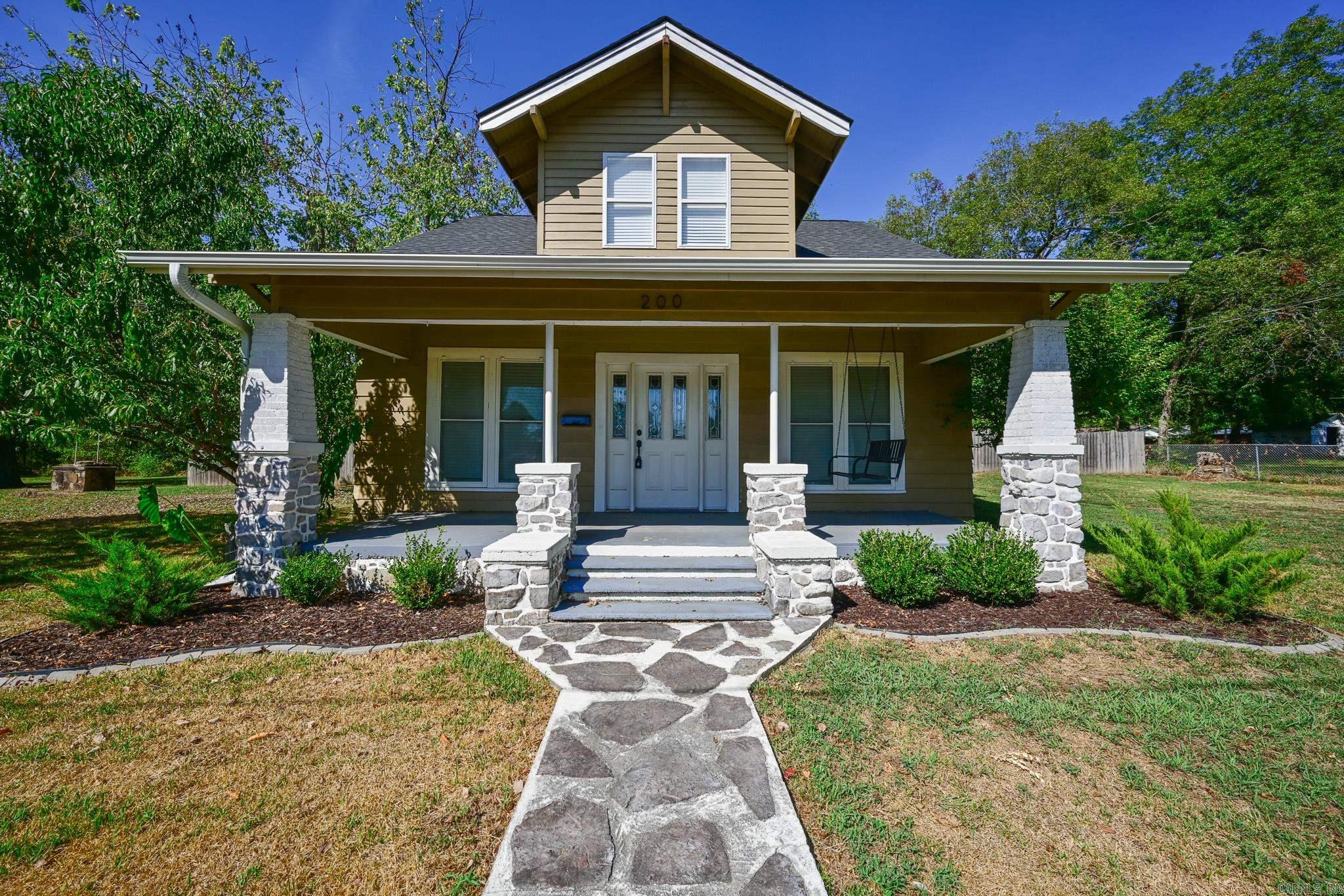 200 Gann St Property Photo 1