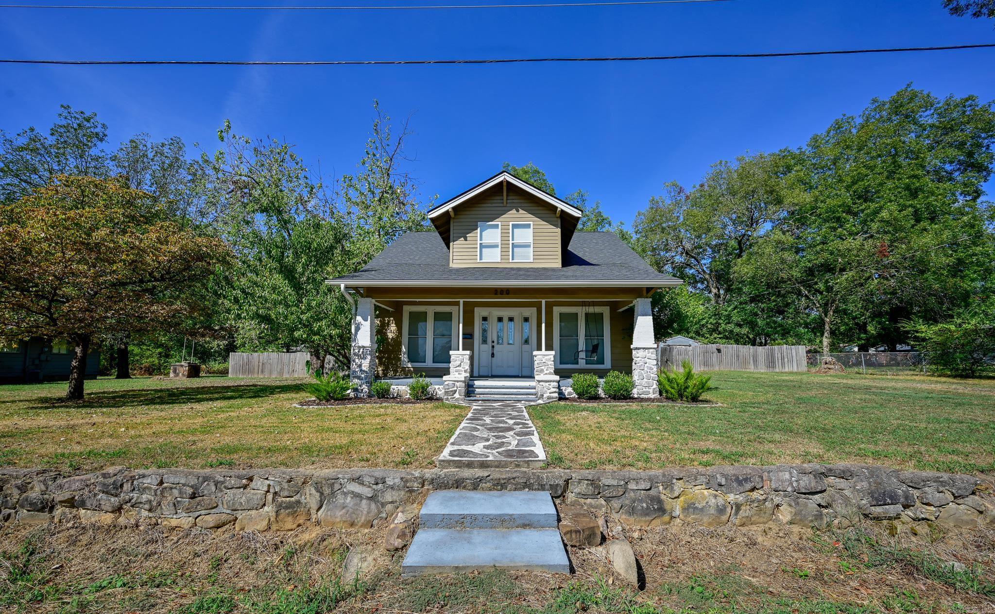 200 Gann St Property Photo 2