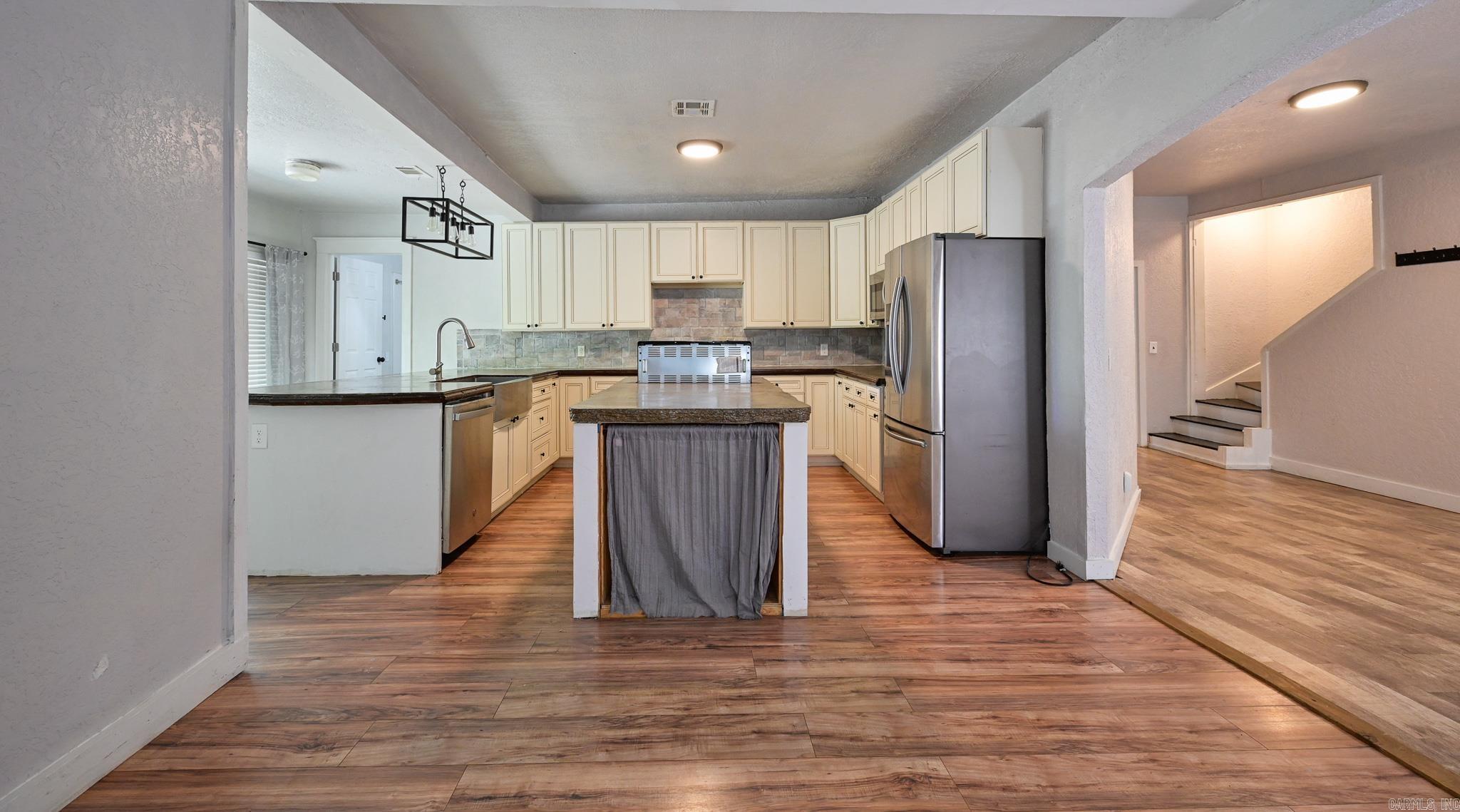 200 Gann St Property Photo 31