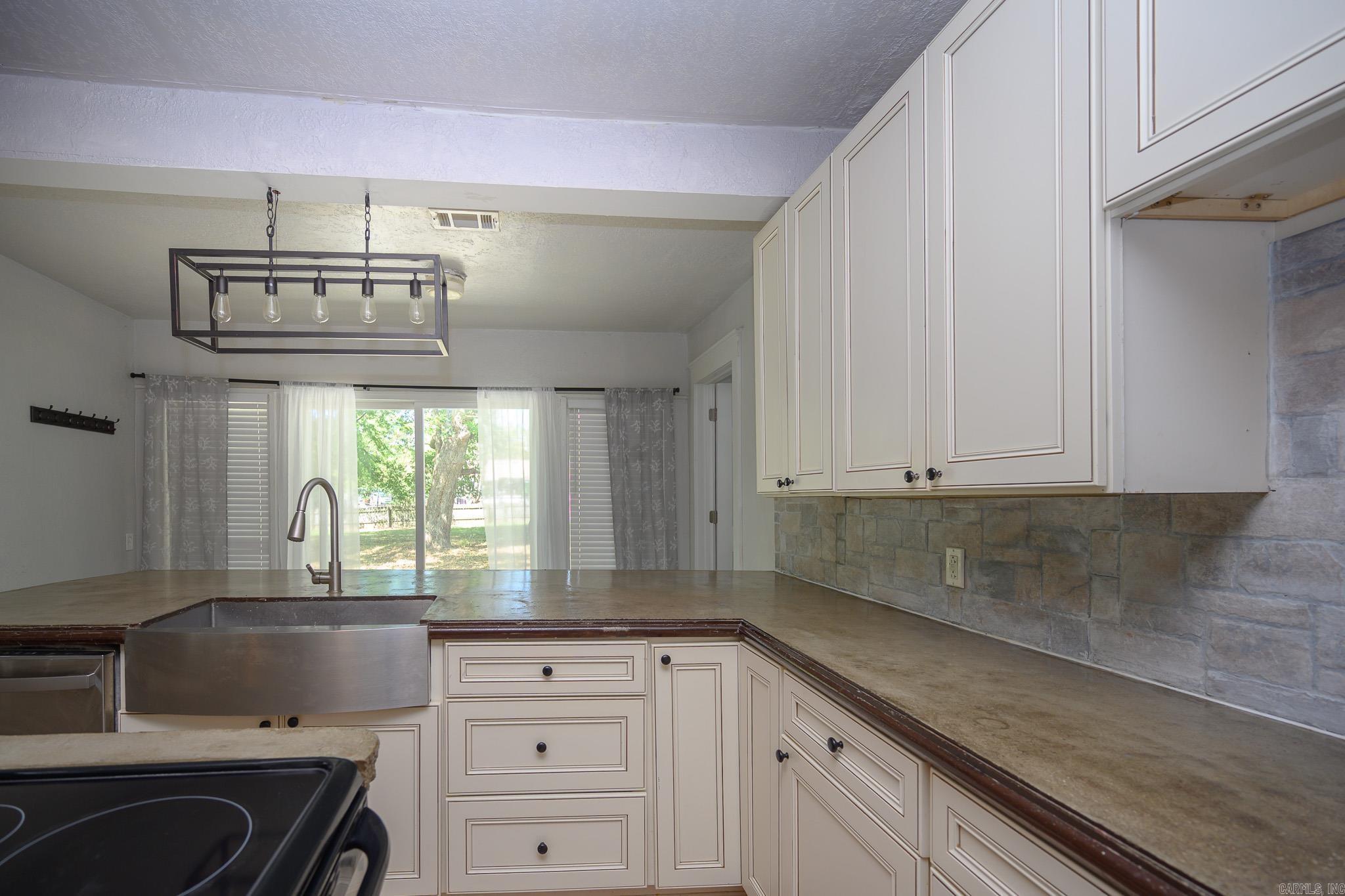 200 Gann St Property Photo 34