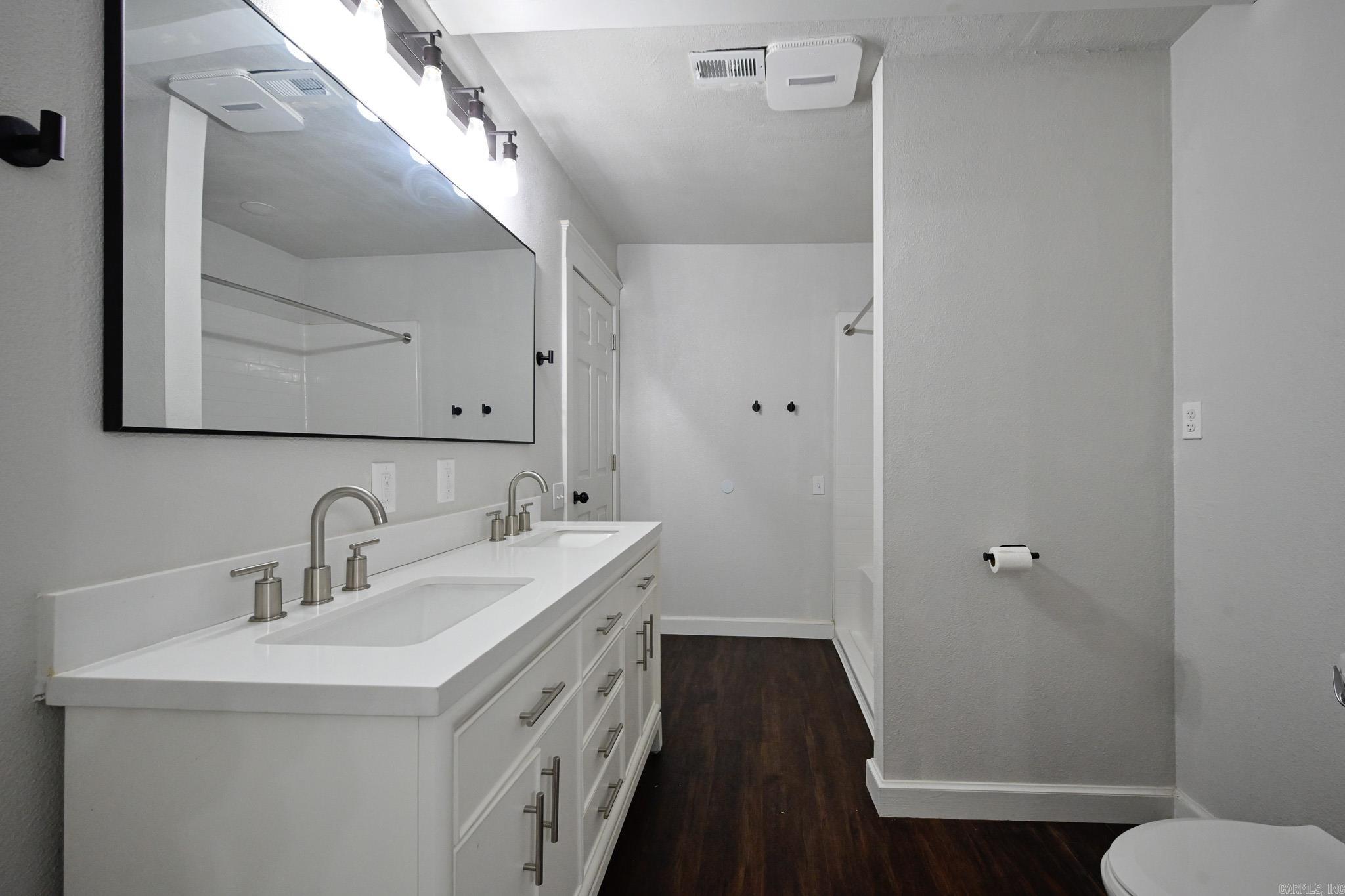 200 Gann St Property Photo 38