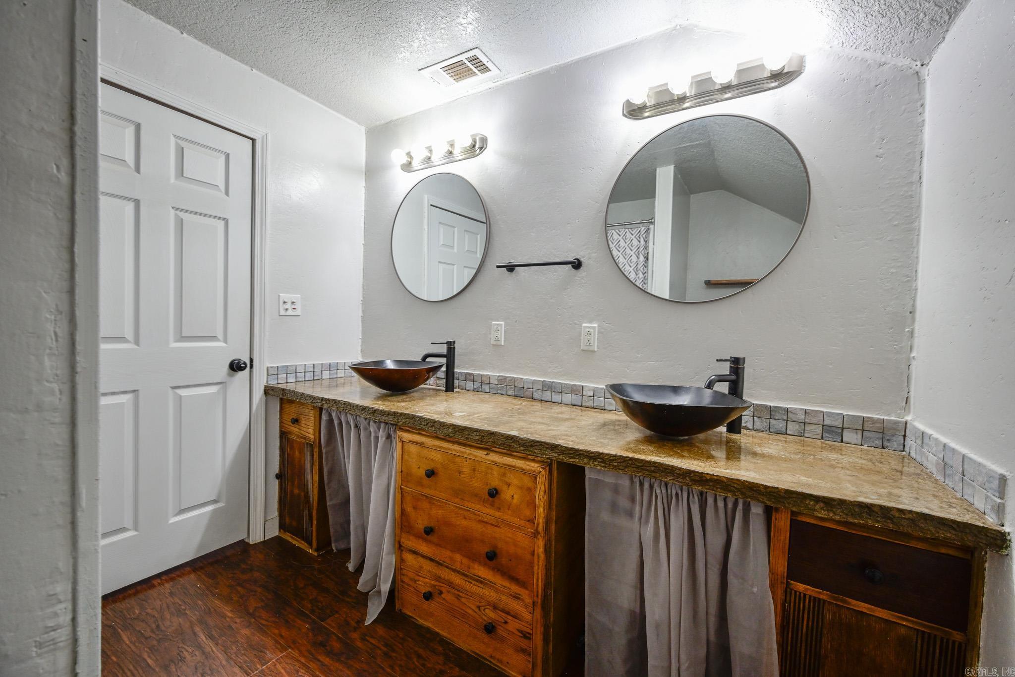 200 Gann St Property Photo 47
