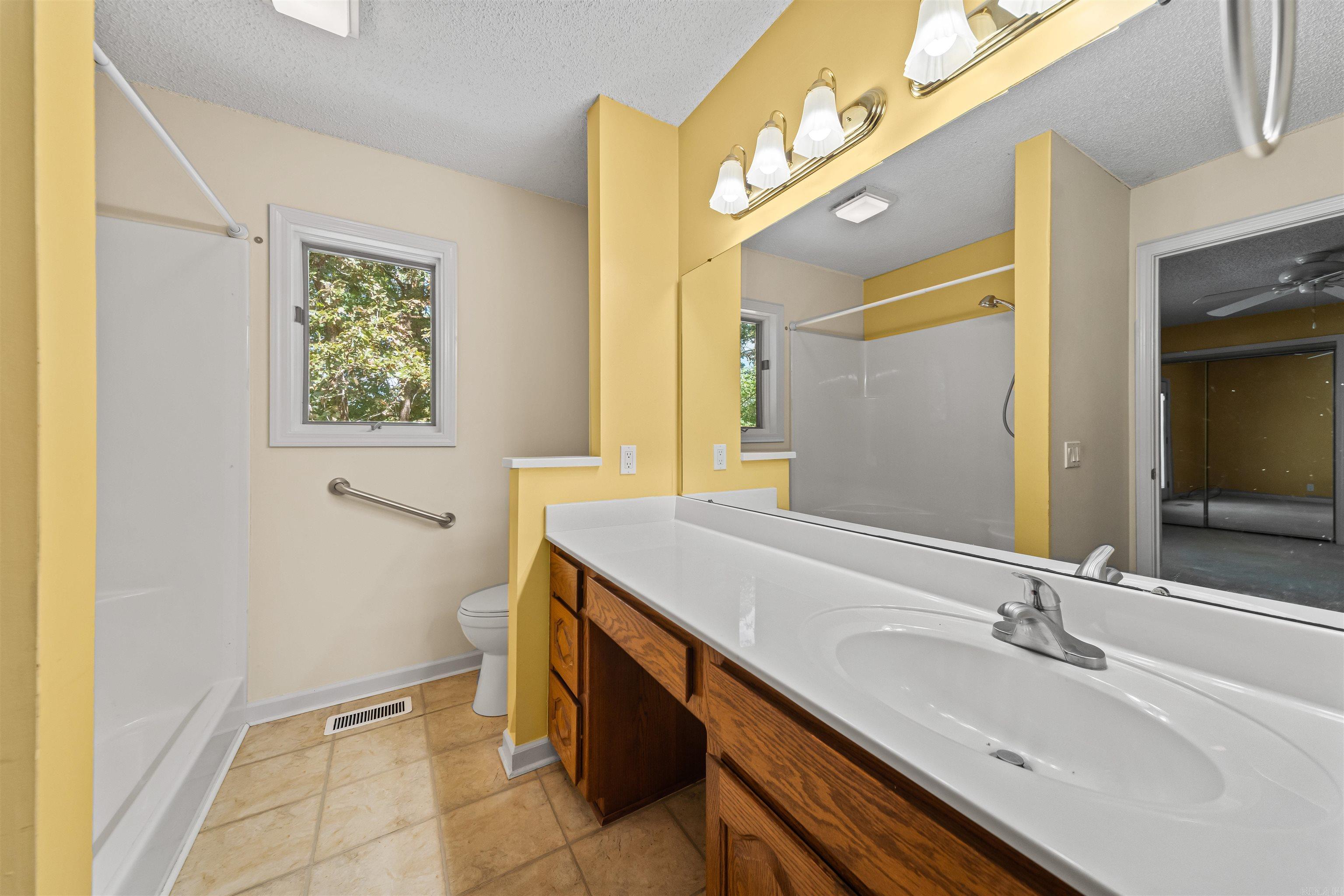 8 Lindsay Place Property Photo 30