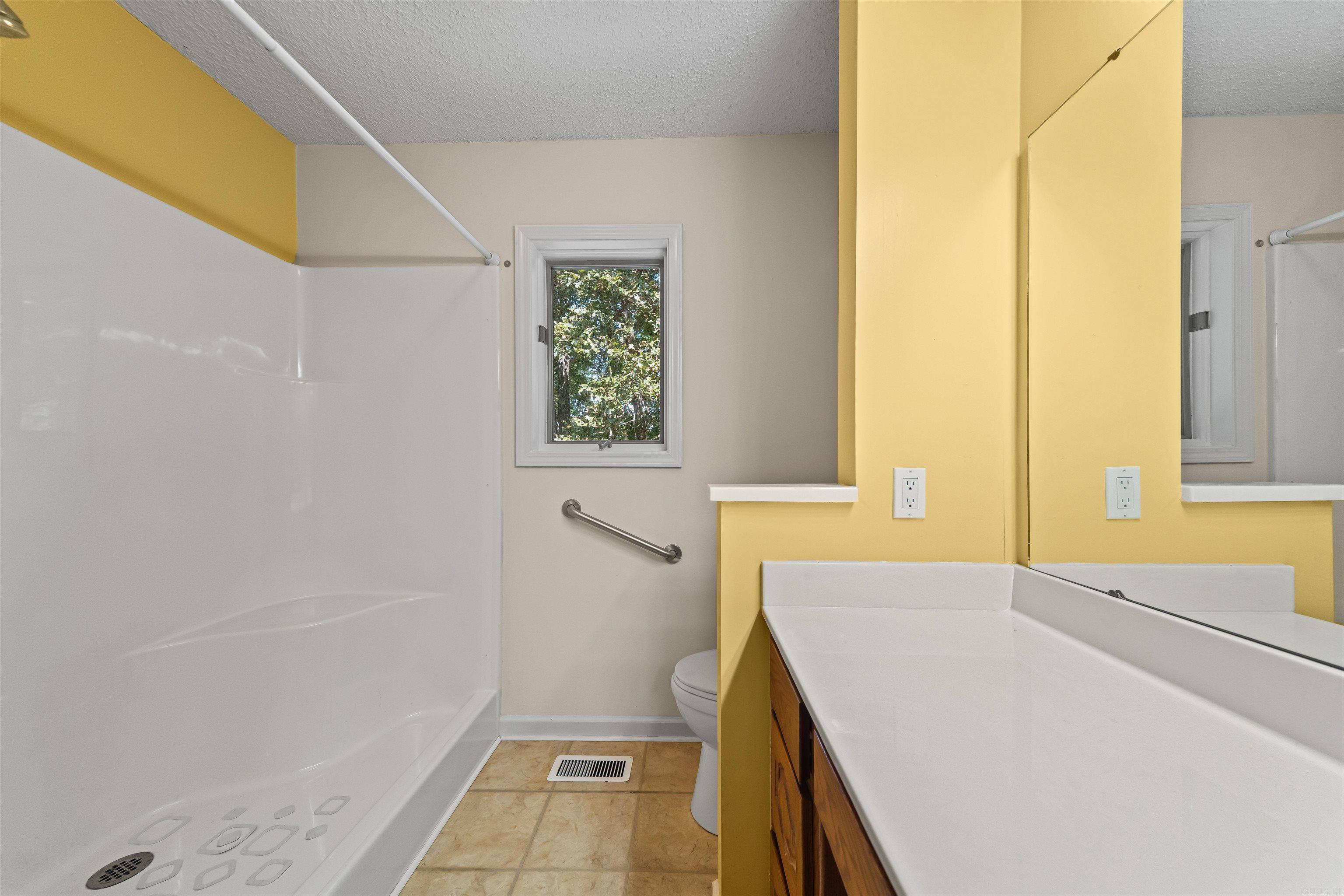8 Lindsay Place Property Photo 31