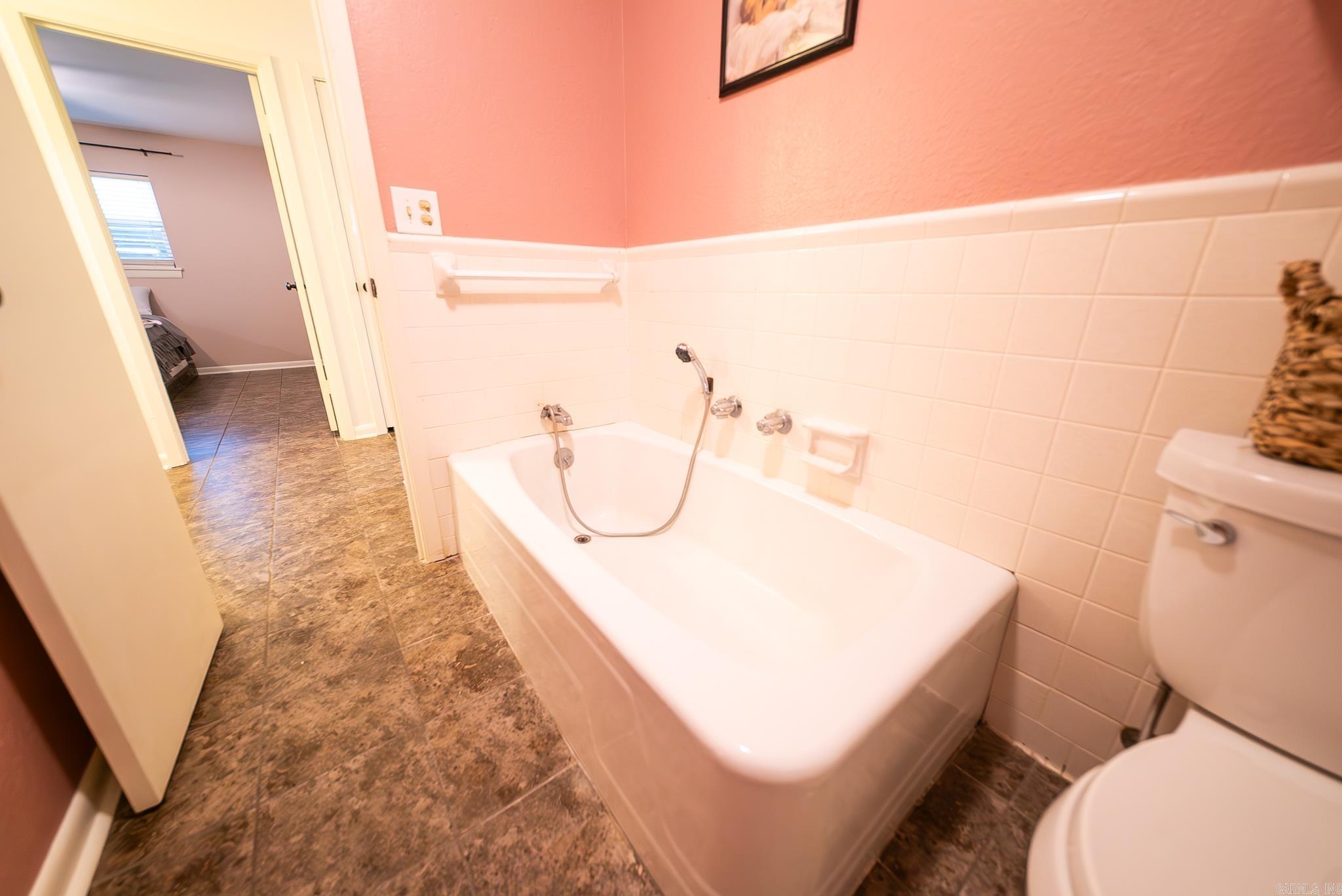1020 Binns Drive Property Photo 17