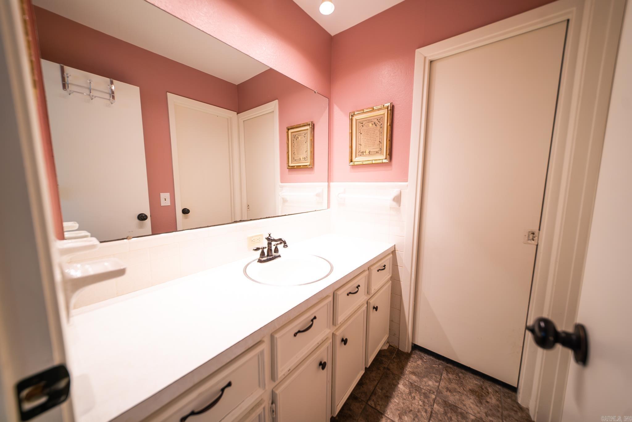1020 Binns Drive Property Photo 18