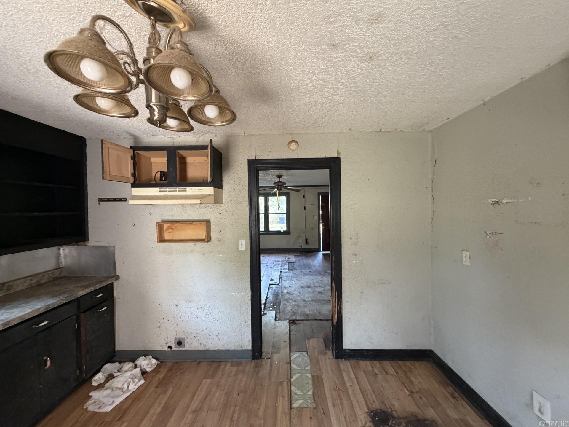 903 Owen Street Property Photo 14