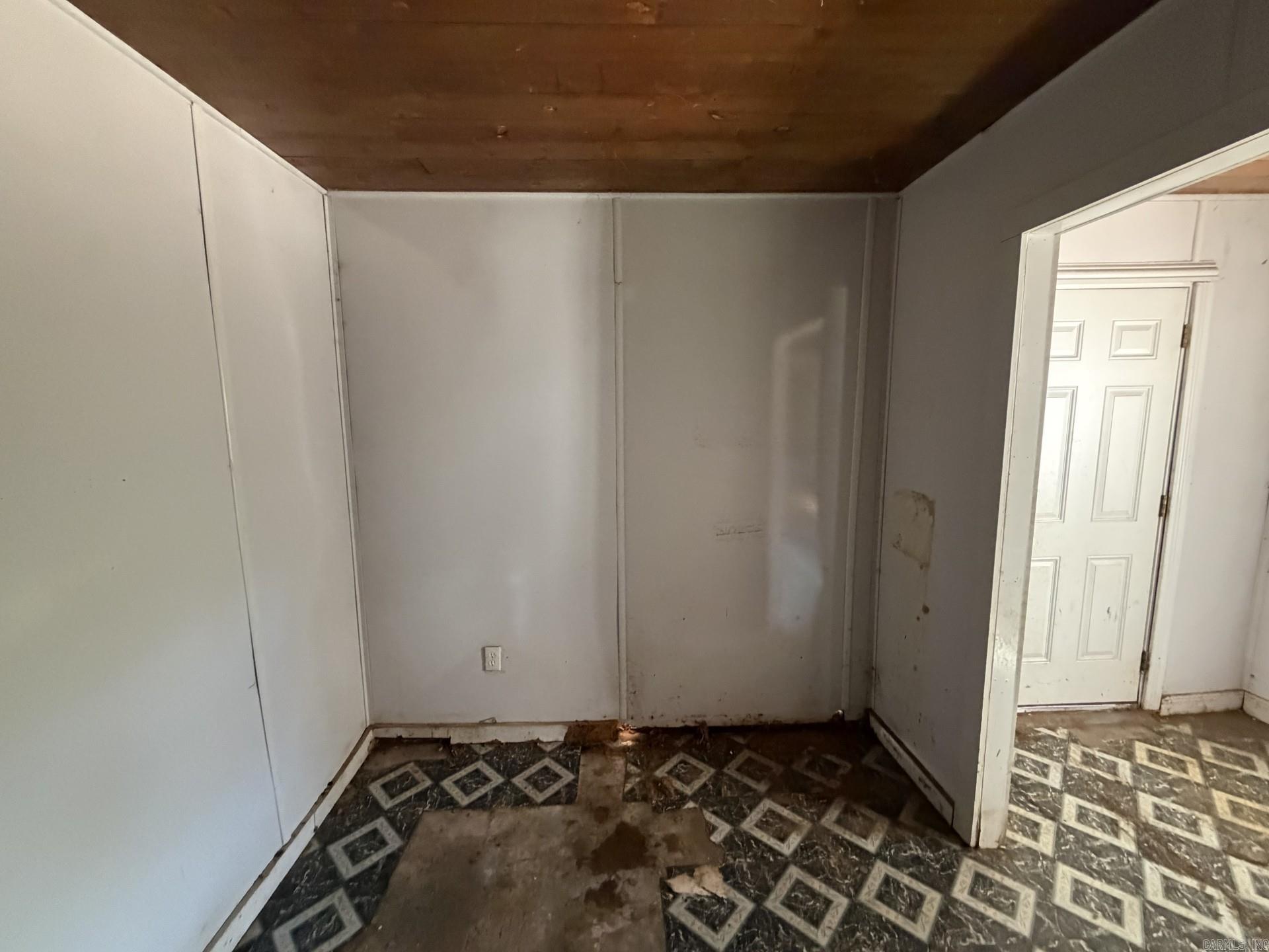903 Owen Street Property Photo 20