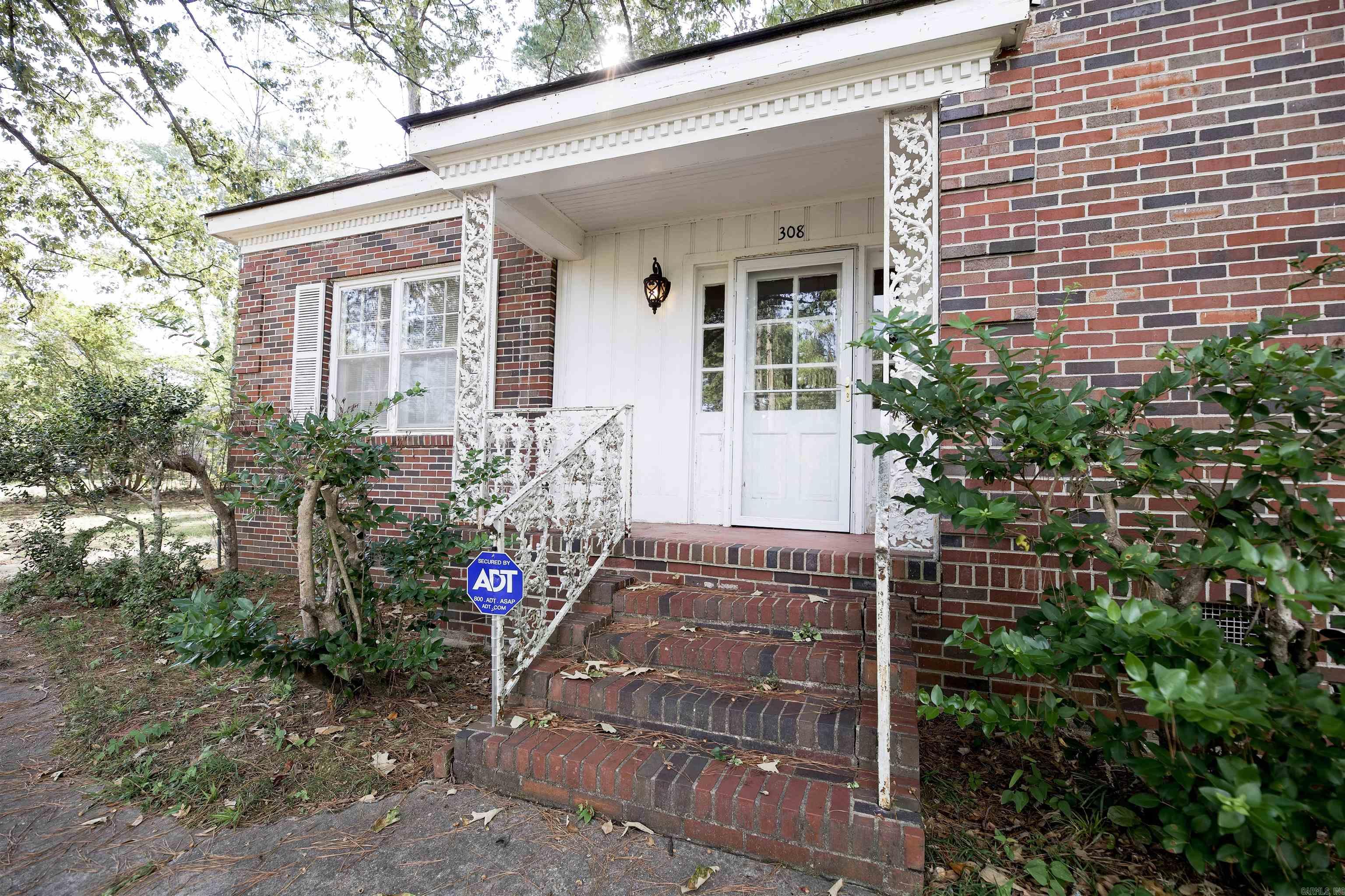 308 Elaine Ave Property Photo 4