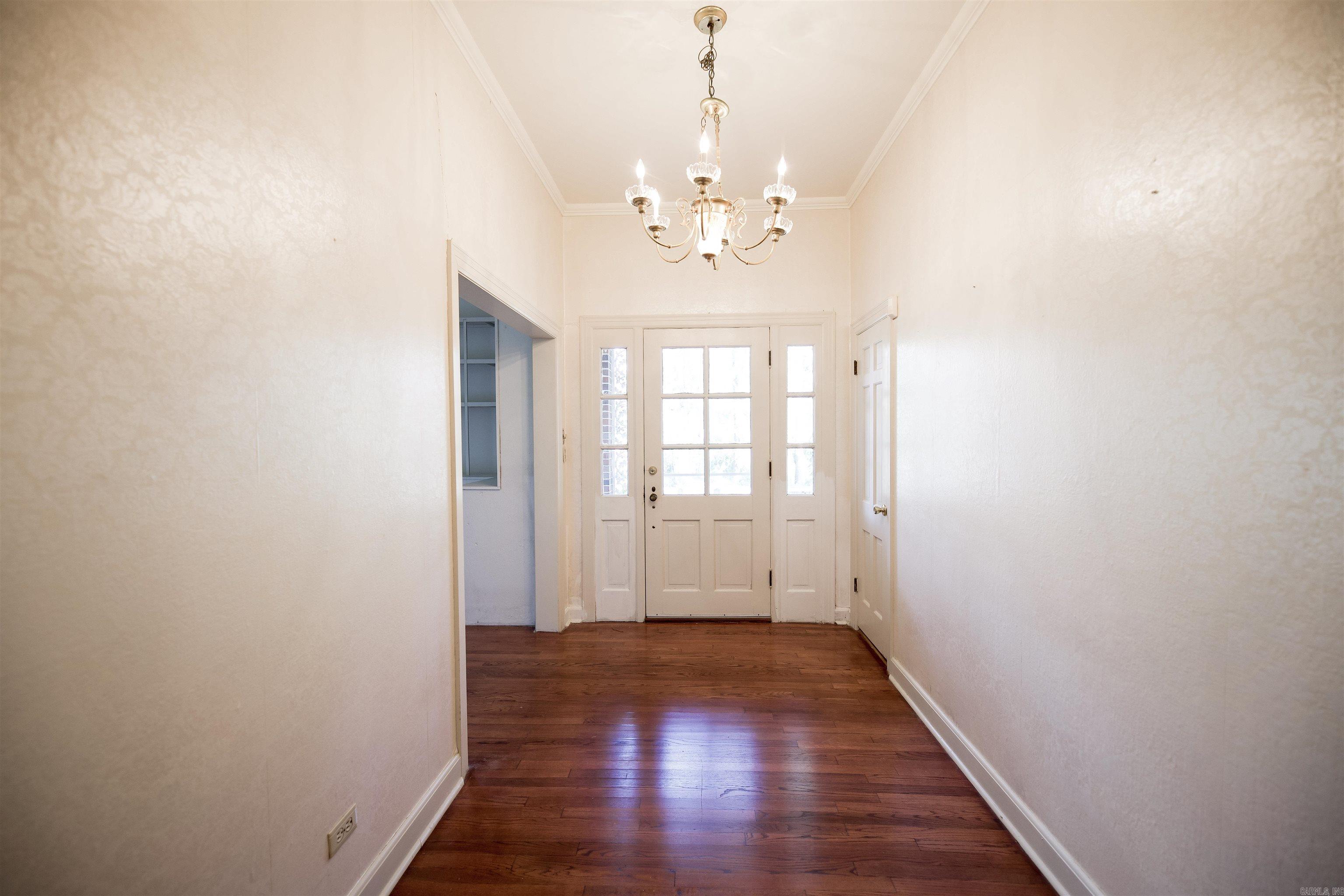 308 Elaine Ave Property Photo 5