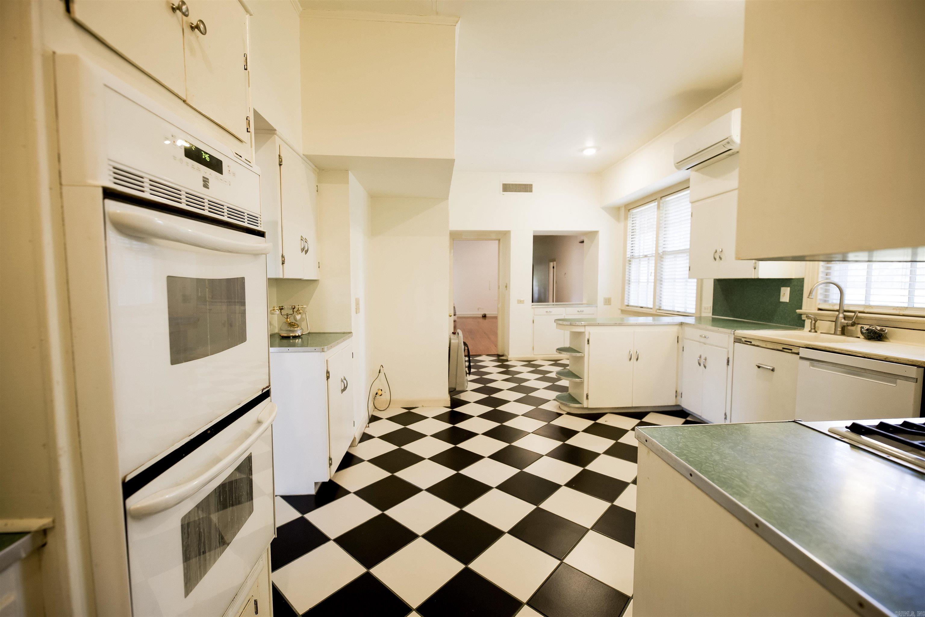 308 Elaine Ave Property Photo 10