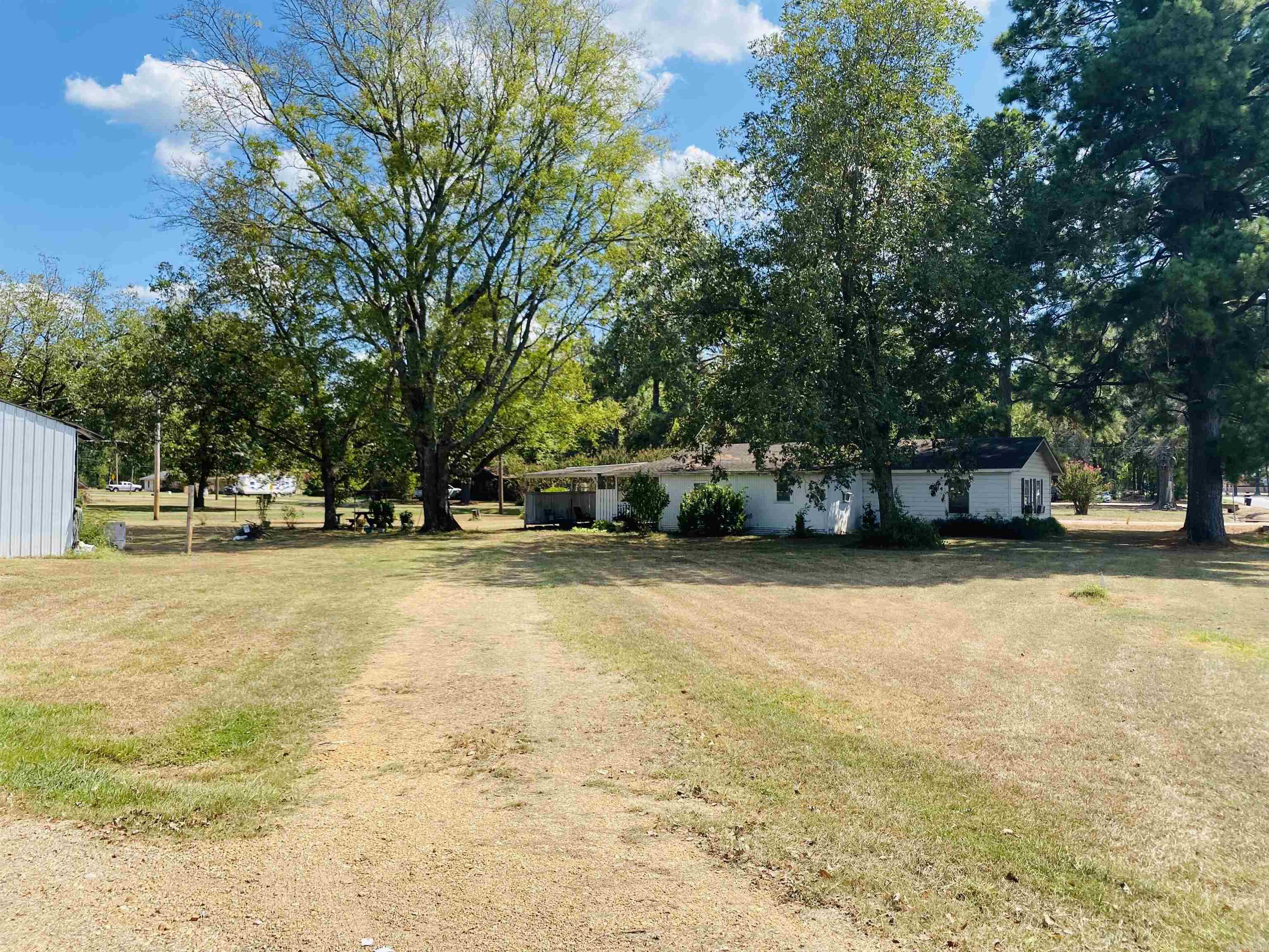 10 Launius Property Photo 2